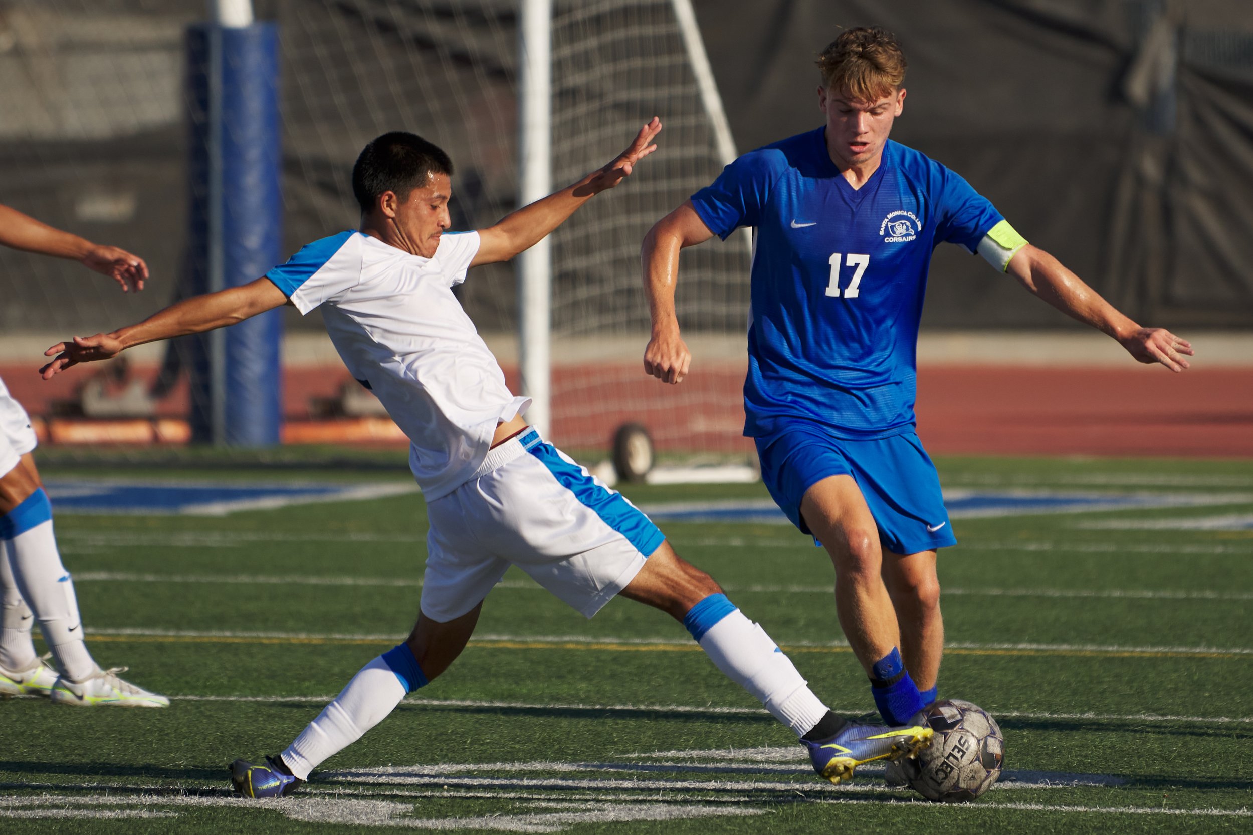  Oxnard College Condors' Diego Briceno attempts to steal the ball from Santa Monica College Corsairs' Taj Winnard during the men's soccer match on Tuesday, Oct. 18, 2022, at Corsair Field in Santa Monica, Calif. The Corsairs lost 0-3. (Nicholas McCal