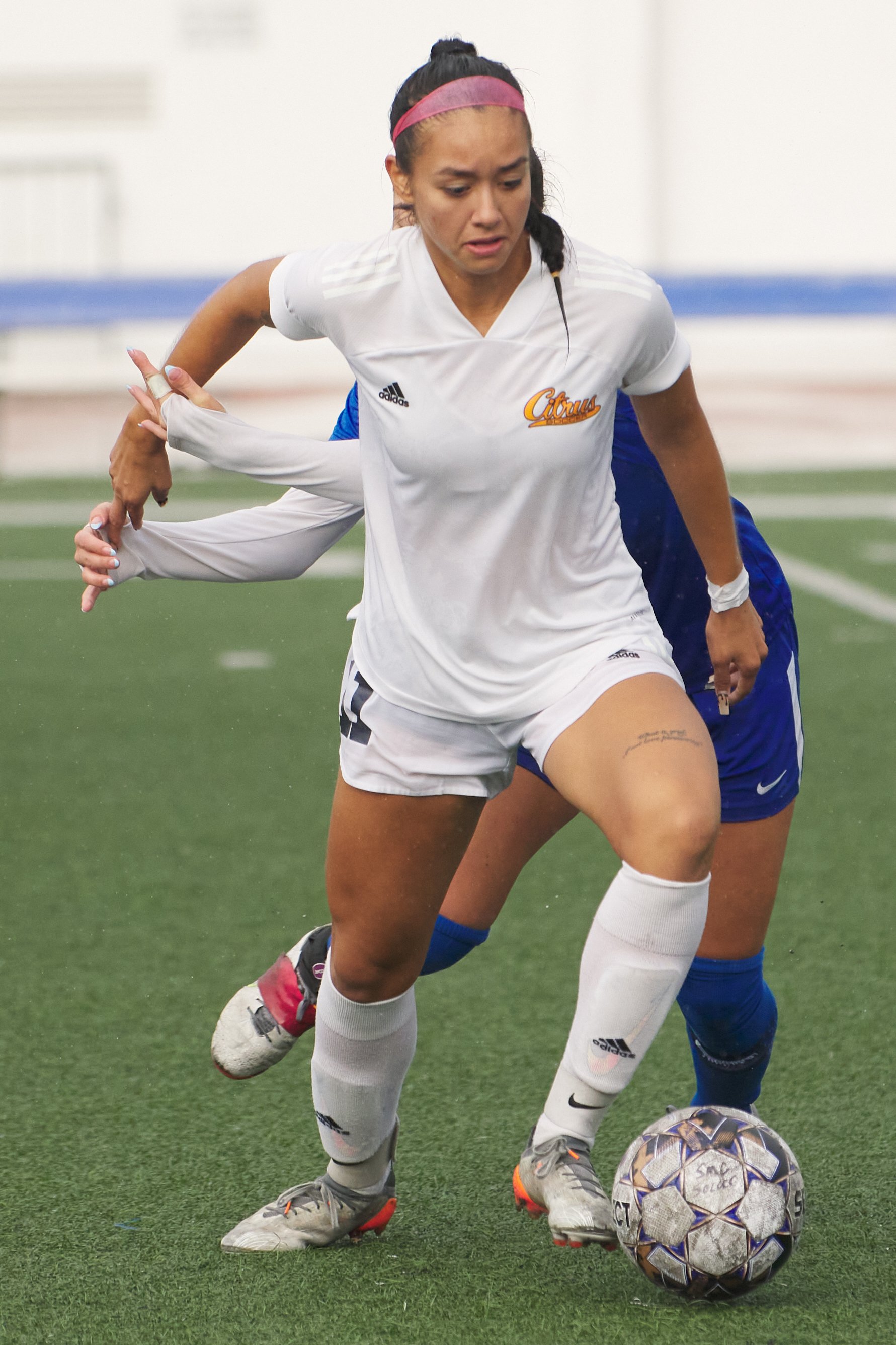  Santa Monica College Corsairs' Ali Alban (rear) attempts to ensnare Citrus College Owls' Janelle Alvarado's arm during the women's soccer match on Tuesday, Nov. 8, 2022, at Corsair Field in Santa Monica, Calif. The Corsairs won 3-1. (Nicholas McCall