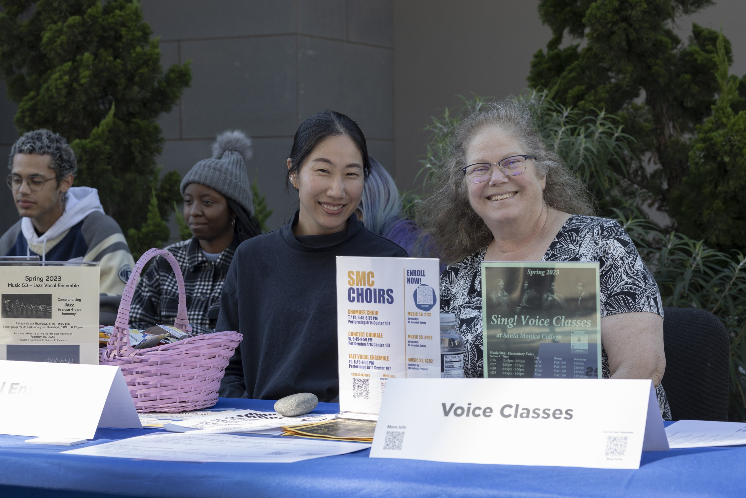  Sang Hee Cho, a staff member of the Jazz Vocal Ensemble (left) and Gina Braz, teachers assistant for voice classes, (right) told me that the Music Department held this event as a marketing event to get students back into the music program. They also