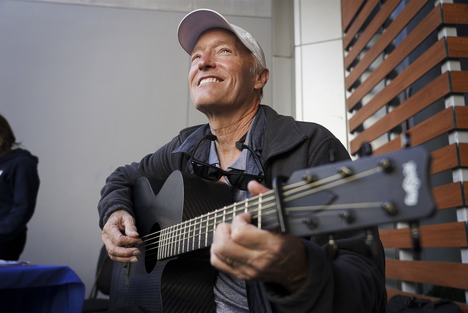  Jim Harmon, Santa Monica College Guitar Instructor, performs for passerbys during an open house hosted by the faculty of the SMC Music Department Tuesday, Nov. 15 2022. 