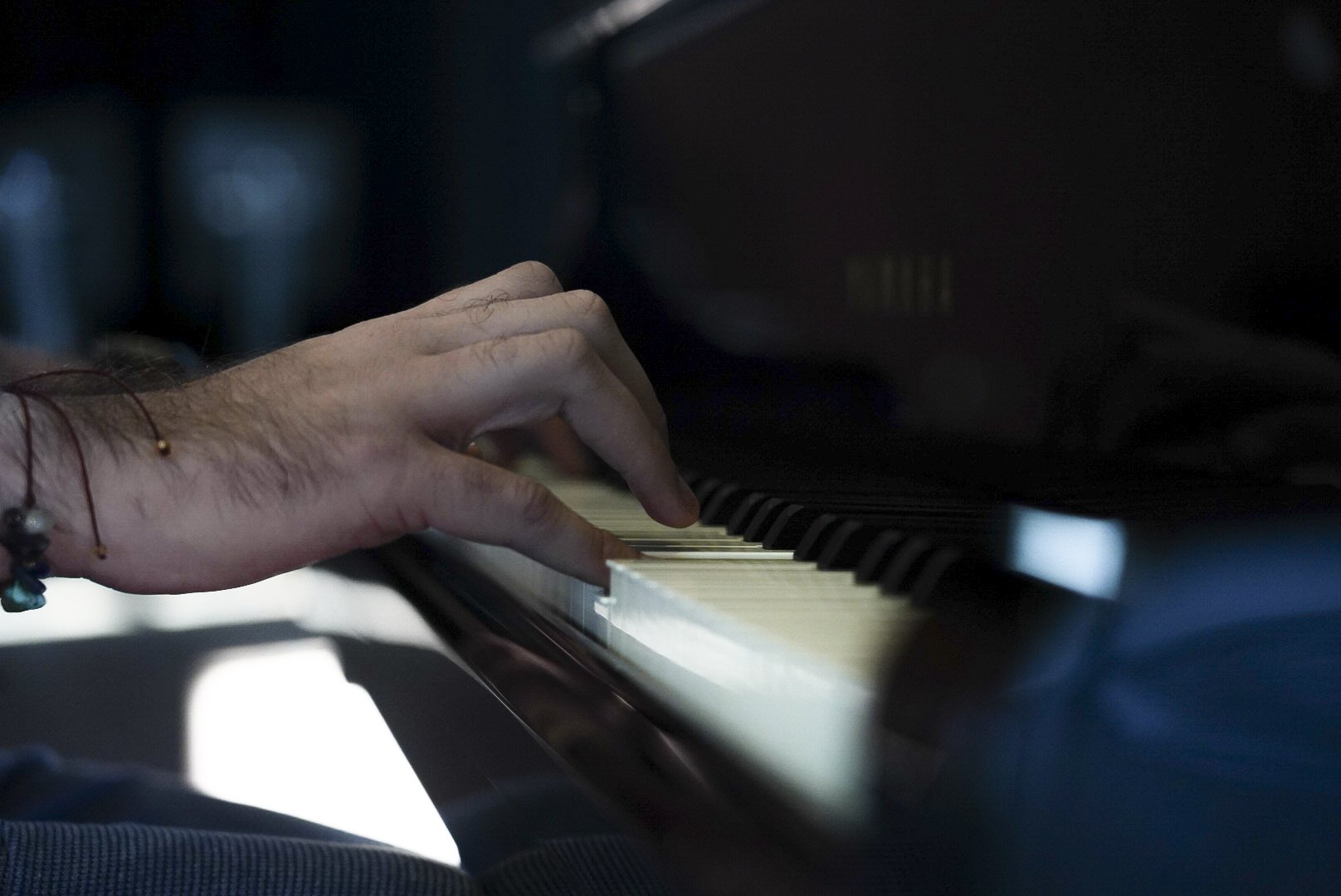  Apostol Kane, Santa Monica College Music Department Student, performs for attendees of an open house hosted by SMC faculty Tuesday, Nov. 15 2022. 