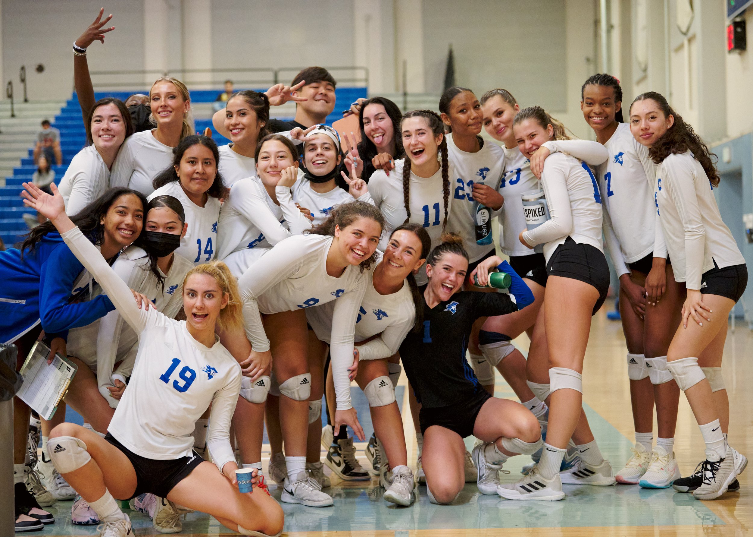  The Santa Monica College Corsairs' Women's Volleyball team pose for the camera during the match against the College of the Desert Roadrunners on Friday, October 7, 2022, at the Corsair Gym in Santa Monica, Calif. The Corsairs won 3-2. (Nicholas McCa