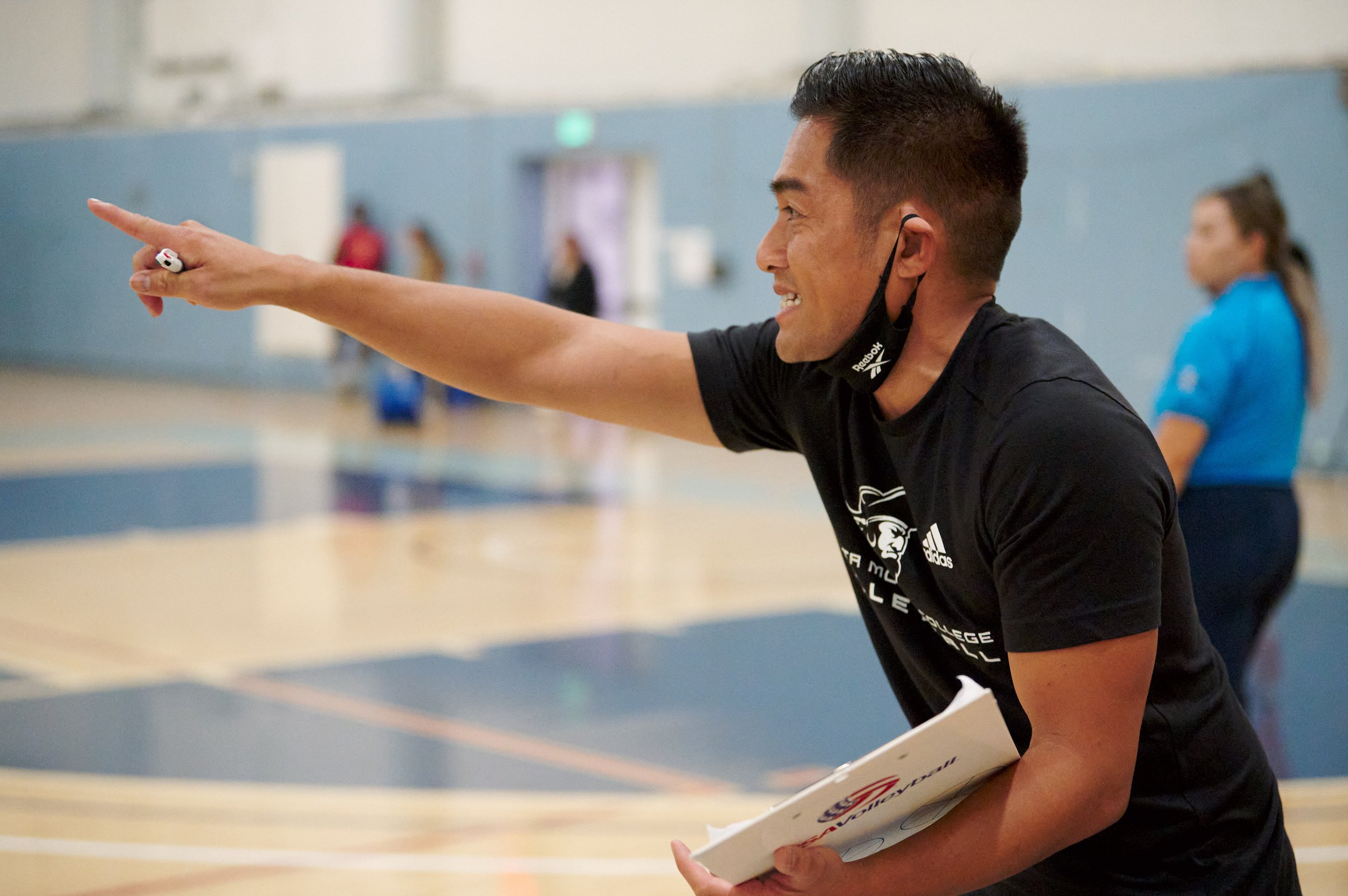  Santa Monica College Corsairs Women's Volleyball Head Coach Christian Cammayo during the match against the Los Angeles Mission College Eagles on Friday, October 7, 2022, at the Corsair Gym in Santa Monica, Calif. The Corsairs won 3-0. (Nicholas McCa