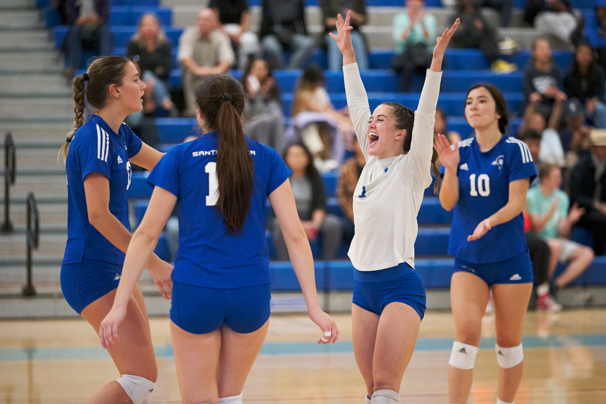  Santa Monica College Corsairs' Mia Paulson, Maiella Riva, Halle Anderson, and Sophia Odle during the women's volleyball match against the College of the Canyons Cougars on Friday, Oct. 28, 2022, at SMC Gym in Santa Monica, Calif. The Corsairs lost 1