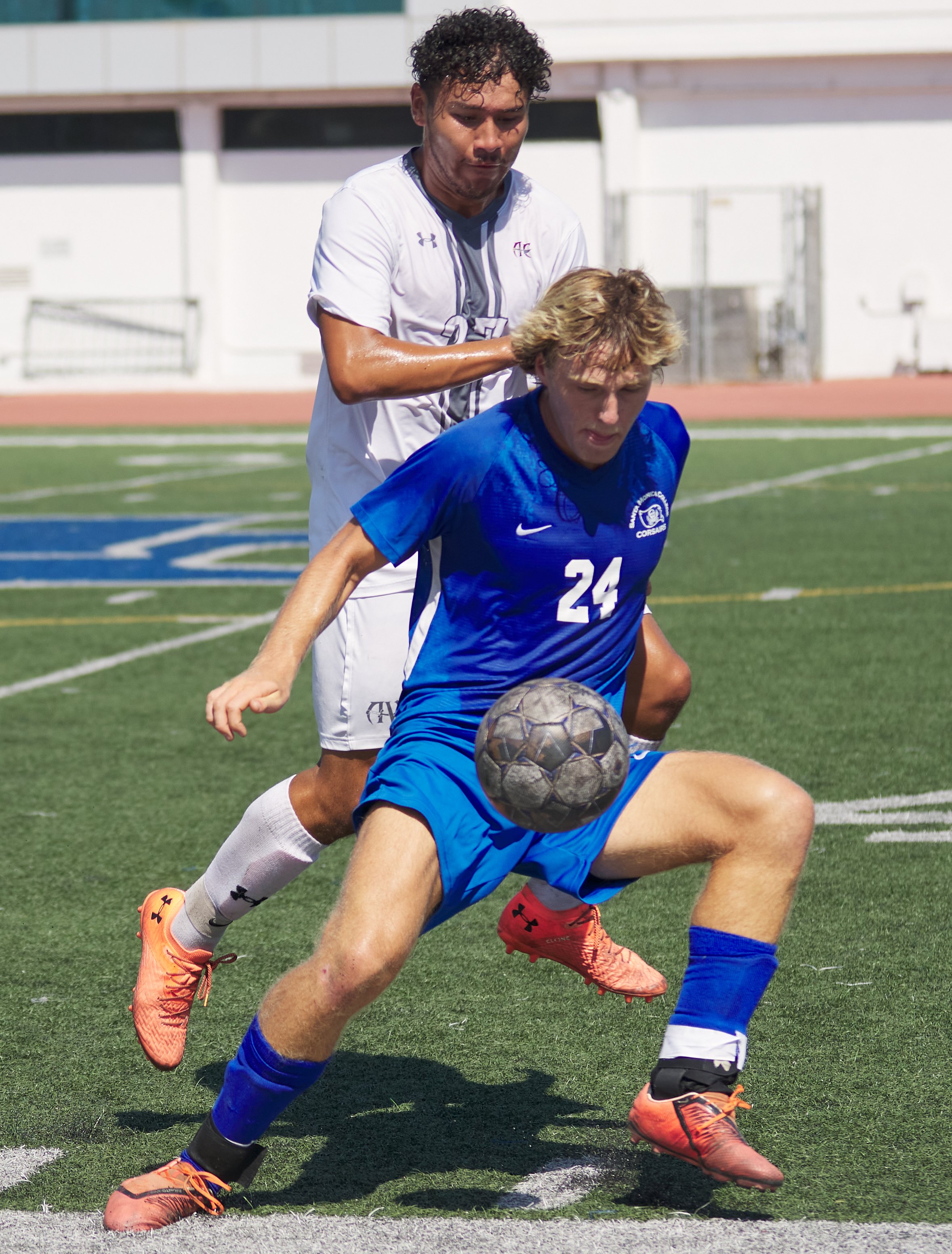  Santa Monica College Corsairs' Alexander Lalor (front) and Antelope Valley College Marauders' Sergio Garcia during the men's soccer match on Friday, Sept. 30, 2022, at Corsair Field in Santa Monica, Calif. The Corsairs tied 1-1. (Nicholas McCall | T