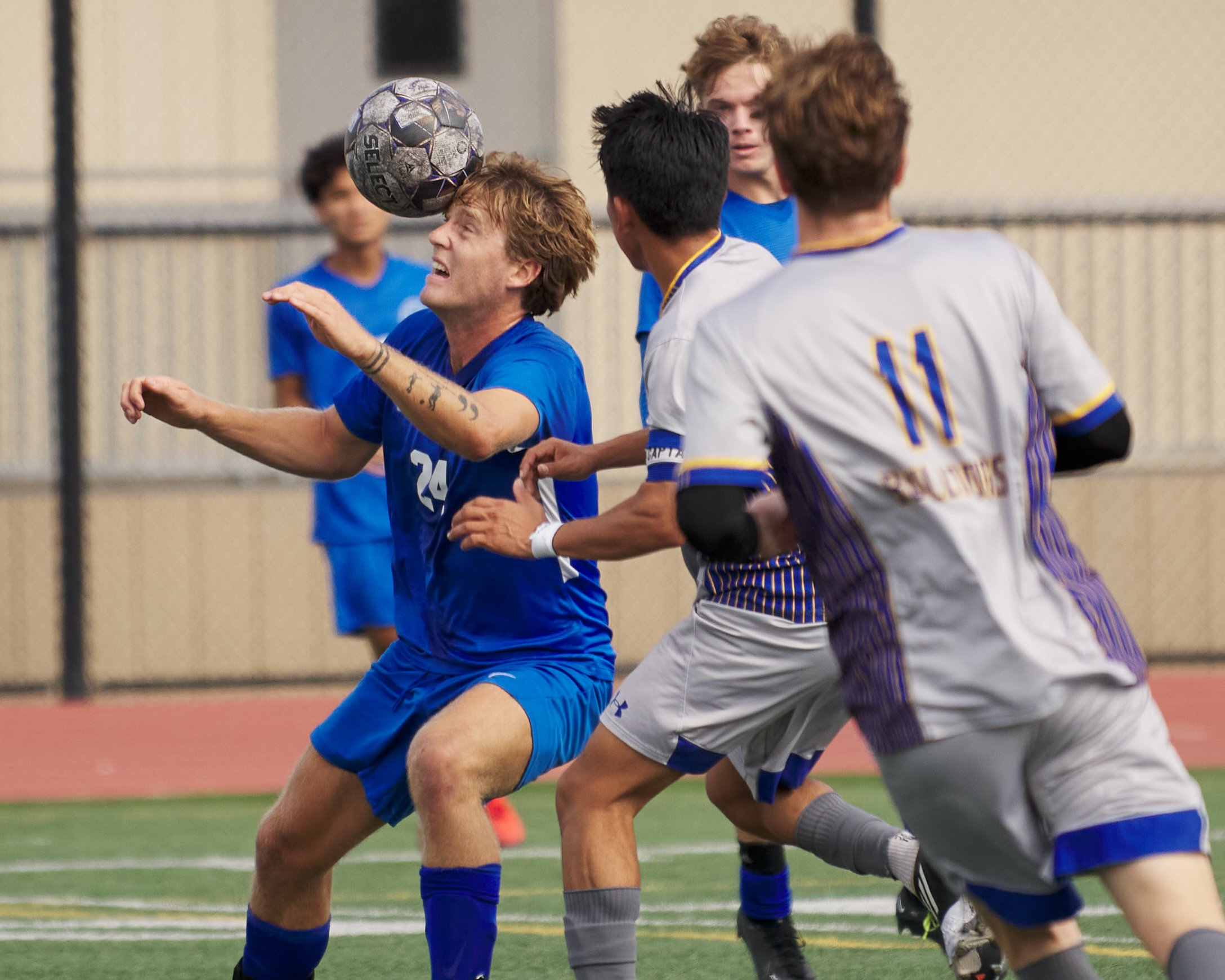  Santa Monica College Corsairs' Alexander Lalor headbutts the ball during the men's soccer match against the Allan Hancock College Bulldogs on Tuesday, Nov. 8, 2022, at Corsair Field in Santa Monica, Calif. The Corsairs won 7-1. (Nicholas McCall | Th