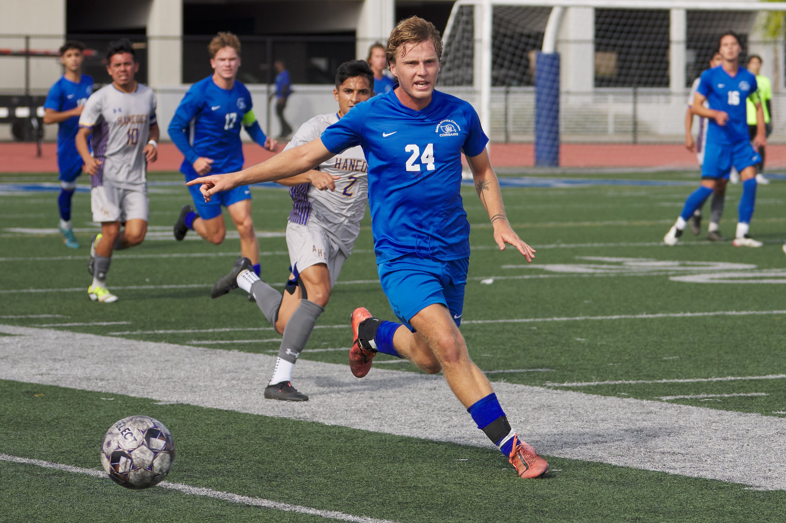  Santa Monica College Corsairs' Alexander Lalor during the men's soccer match against the Allan Hancock College Bulldogs on Tuesday, Nov. 8, 2022, at Corsair Field in Santa Monica, Calif. The Corsairs won 7-1. (Nicholas McCall | The Corsair) 