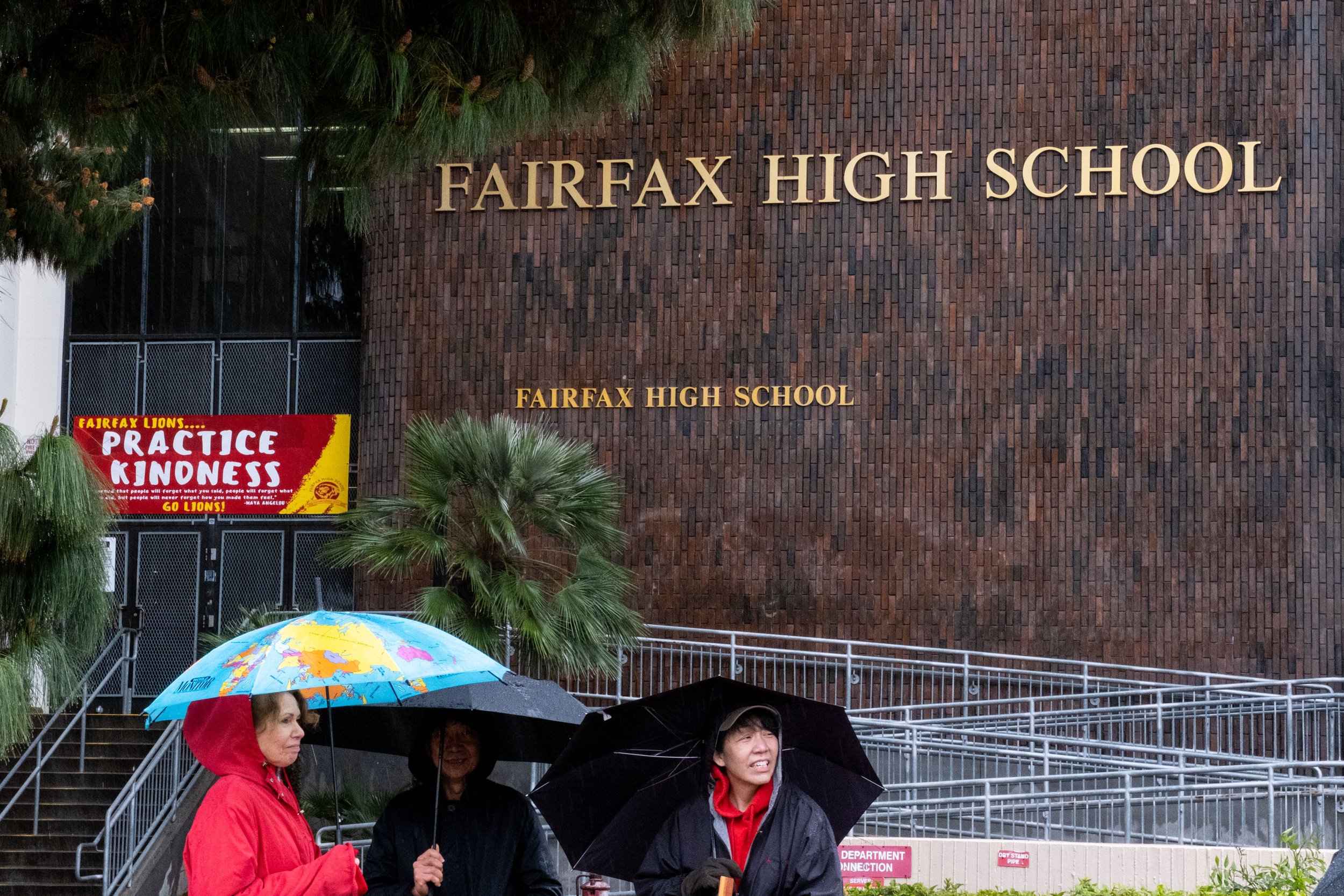  Los Angeles Unified School District support staff and teachers on strike in front of Fairfax High School, in Los Angeles, Calif. on Tuesday, March 21, 2023. (Akemi Rico | The Corsair) 
