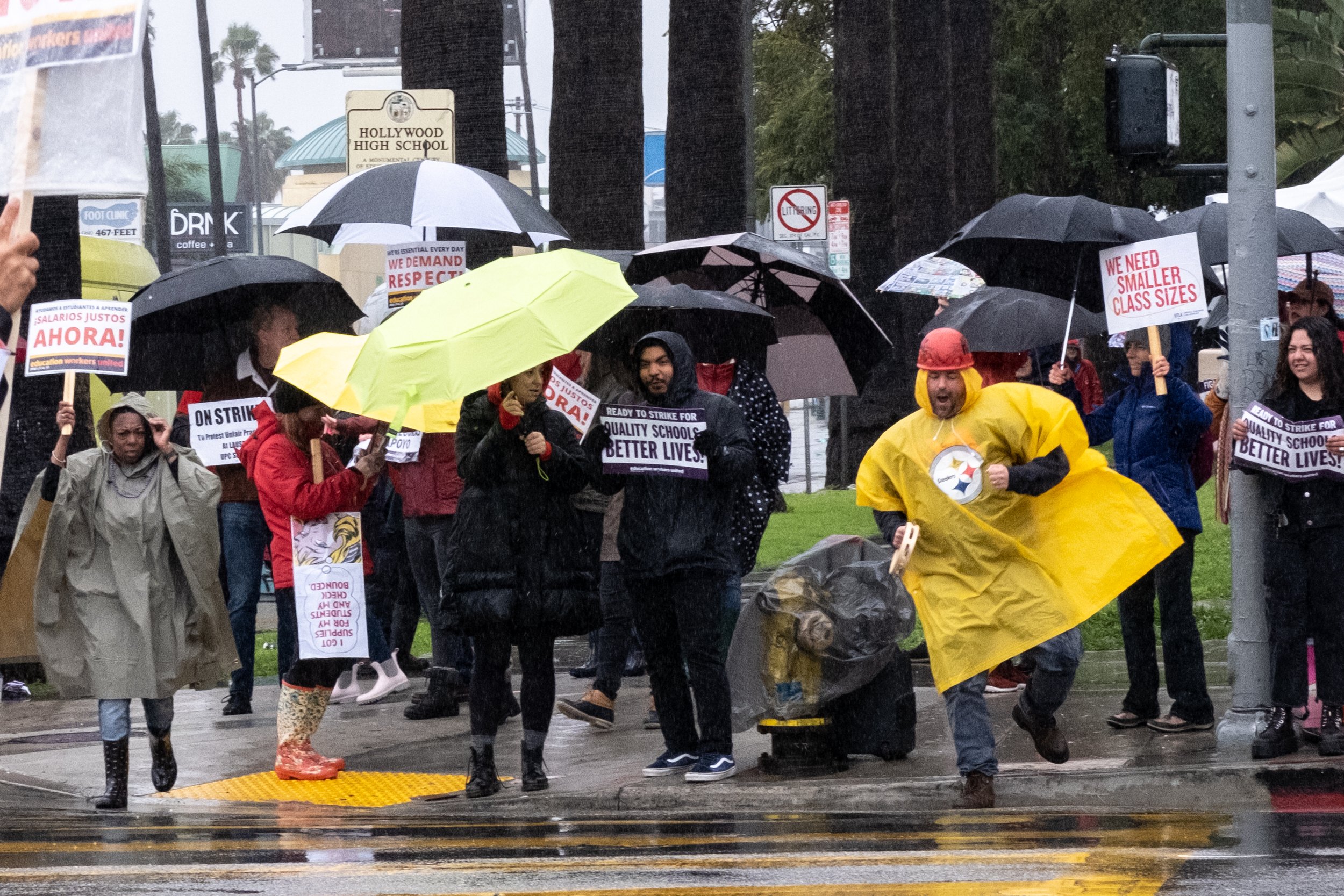  Los Angeles Unified School District support staff and teachers on strike in front of Hollywood High School, in Los Angeles, Calif. on Tuesday, March 21, 2023. (Akemi Rico | The Corsair) 