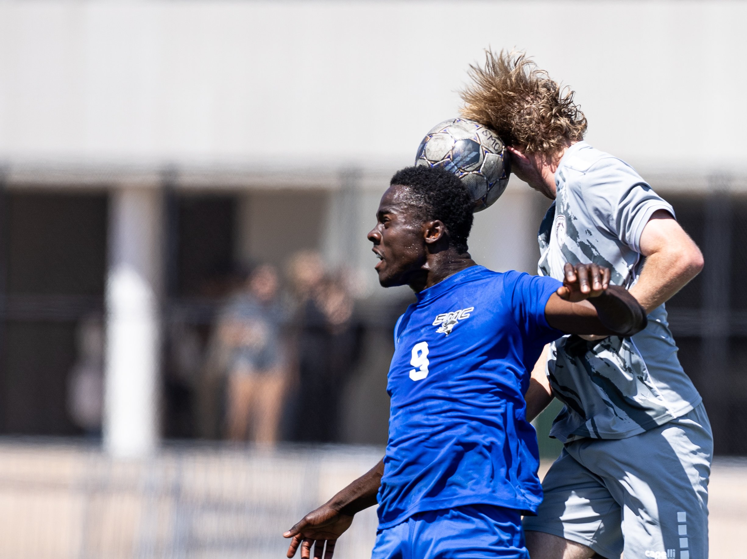  Santa Monica College men's soccer forward Philip Hephzibah(L) and Norco College defender Liam Tull(R) battling it out for the ball during their match on Tue. Sept. 12 on Corsair Field at Santa Monica, Calif. (Danilo Perez | The Corsair) 