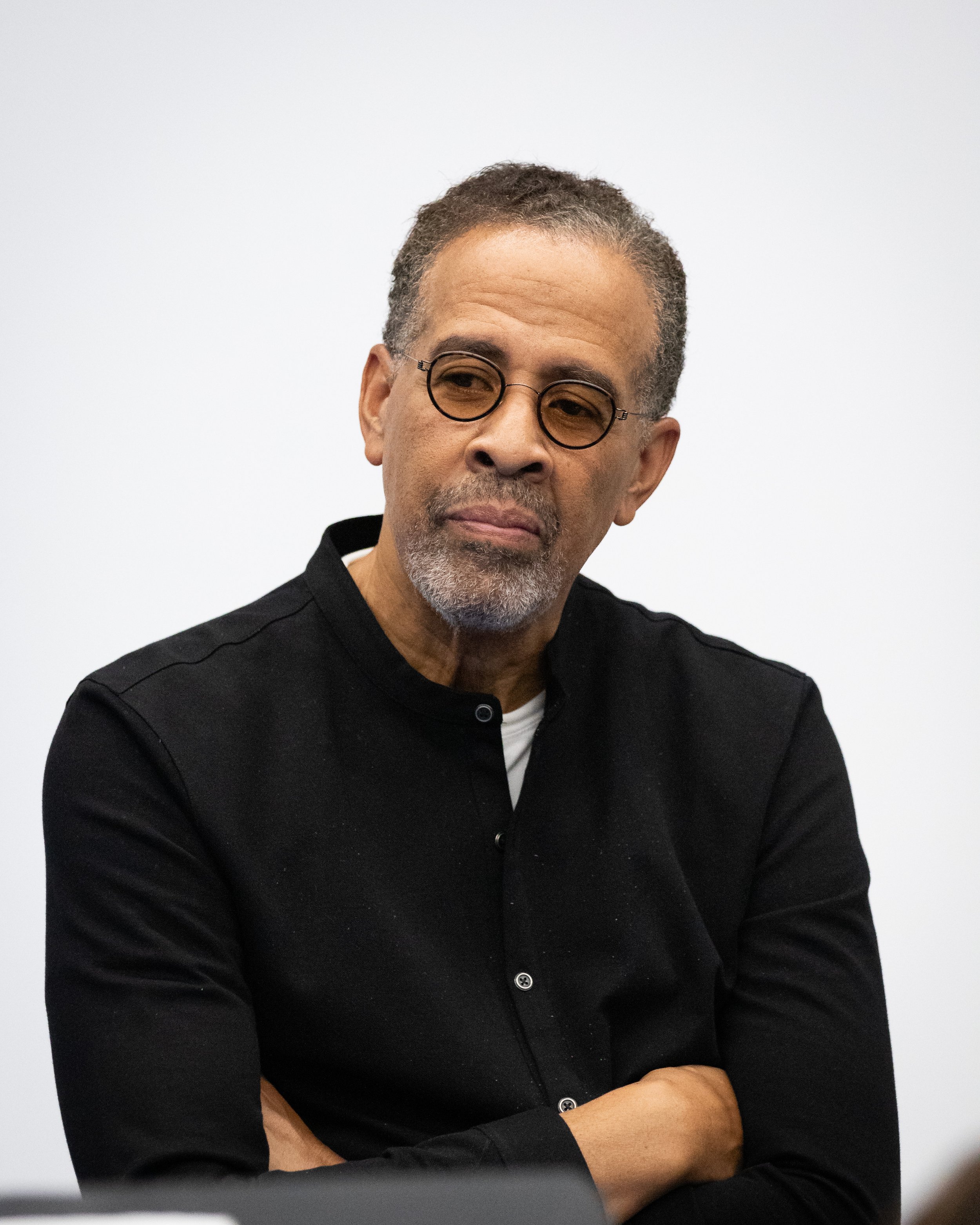  BroadStage artist in resident Stanley Clarke helping students in the jazz band at Santa Monica High School learn “Spain” by Chick Corea in Santa Monica, Calif., on Monday, Sept. 18, 2023. Clarke played bass for the album the song is on, and he also 