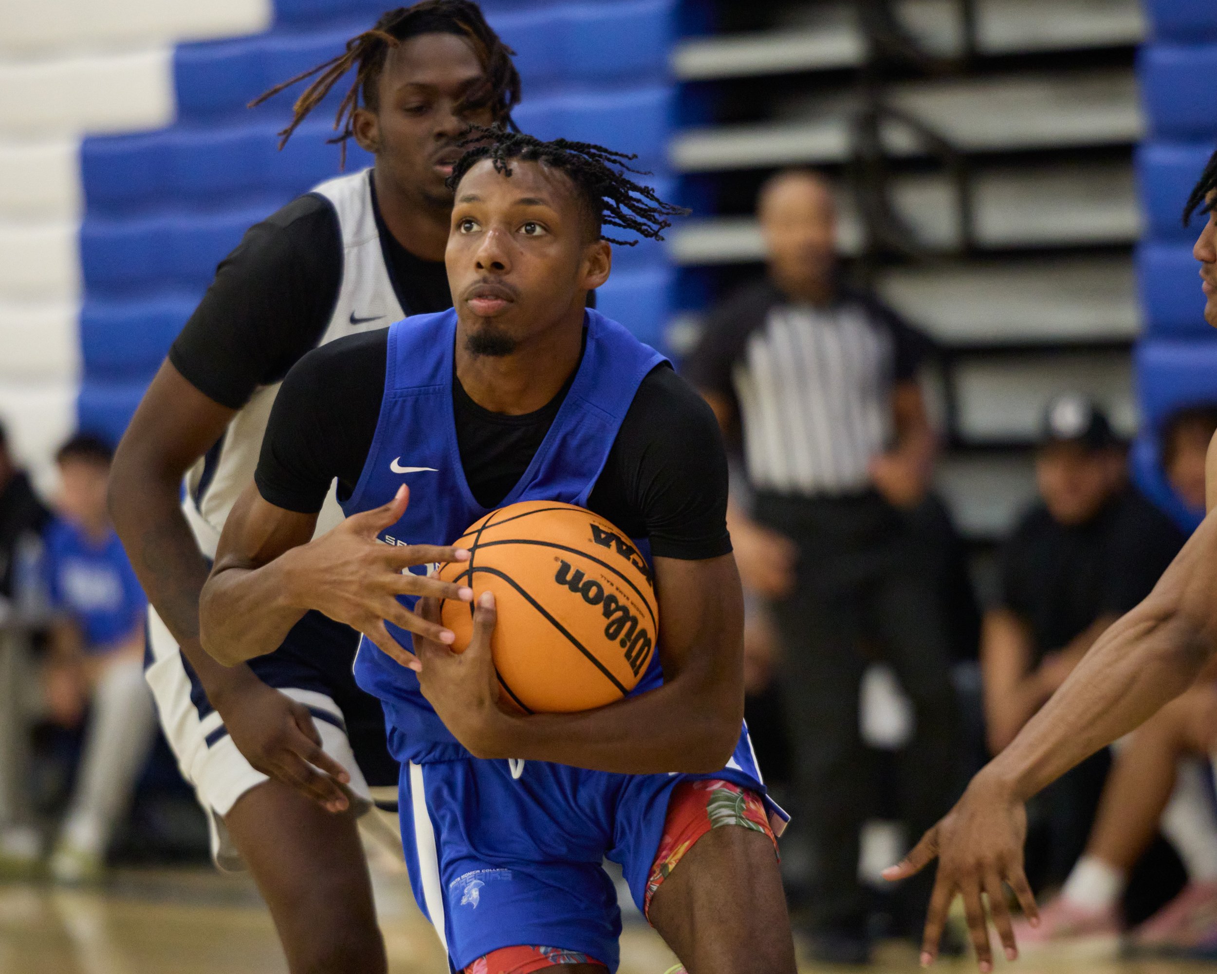  Santa Monica College Corsairs' Mike Hill during the men's basketball match against the Orange Coast College Pirates at the SoCal Fall Juco Jamboree on Sundy, Spet 17, 2023, at Cerritos College in Norwalk, Calif. The Corsairs lost 70-76. (Nicholas Mc