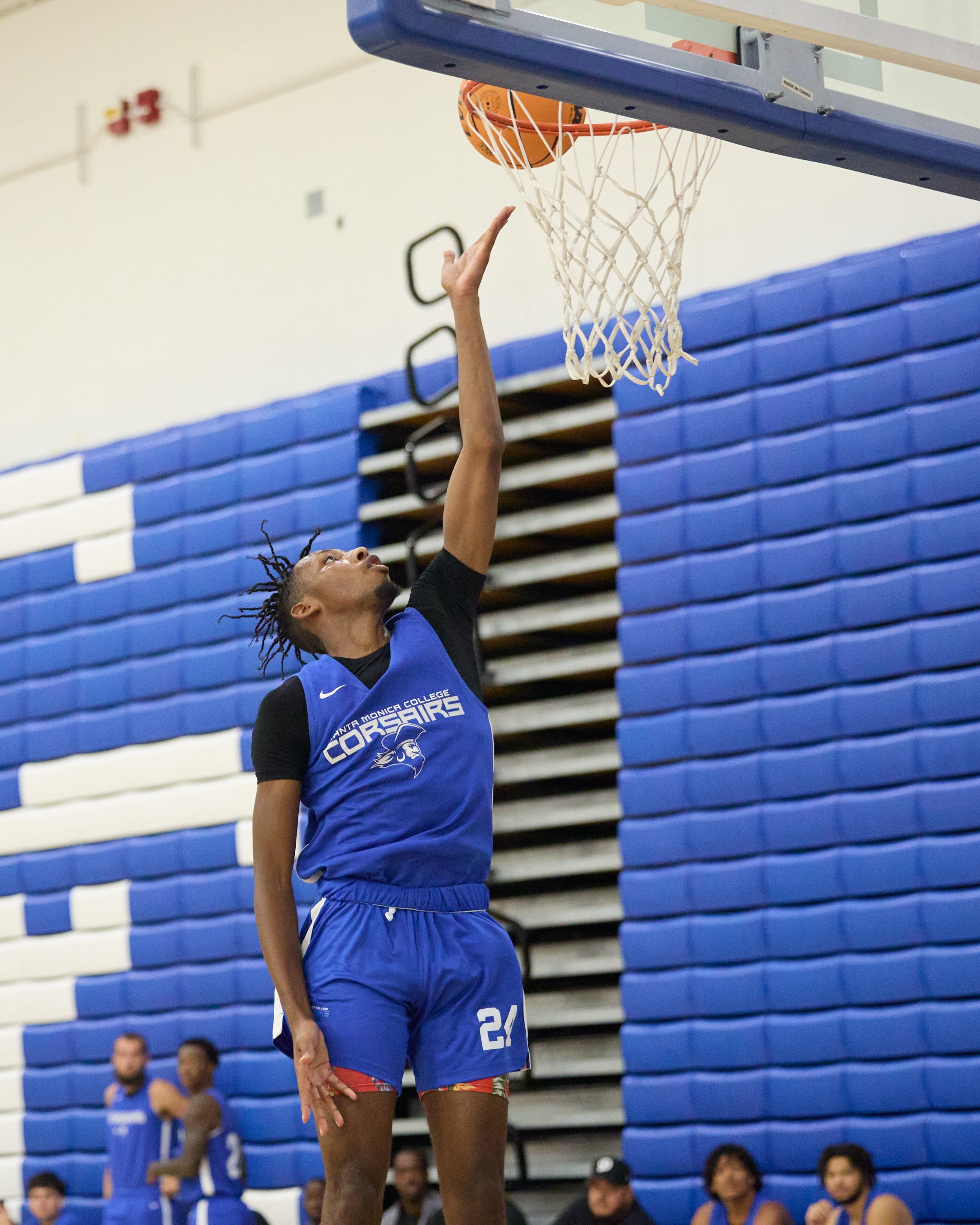  Santa Monica College Corsairs' Mike Hill scores a goal during the men's basketball match against the Orange Coast College Pirates at the SoCal Fall Juco Jamboree on Sundy, Spet 17, 2023, at Cerritos College in Norwalk, Calif. The Corsairs lost 70-76