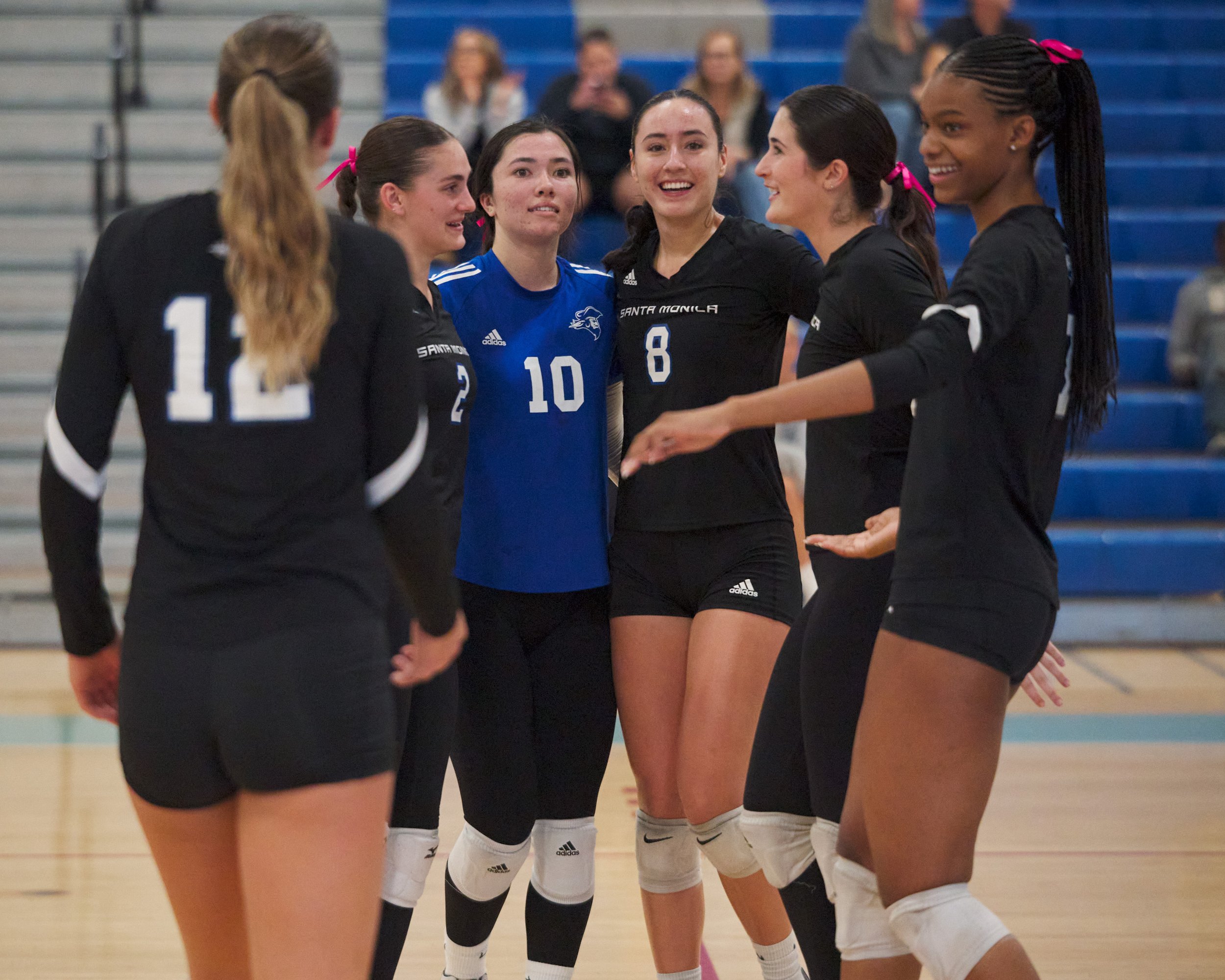  Santa Monica College Corsairs' Mia Paulson, Prior Borick, Sophia Odle, Natalie Fernandez, Maiella Riva, and Zarha Stanton during the women's volleyball match against the Citrus College Owls on Wednesday, Oct. 25, 2026, at Corsair Gym in Santa Monica