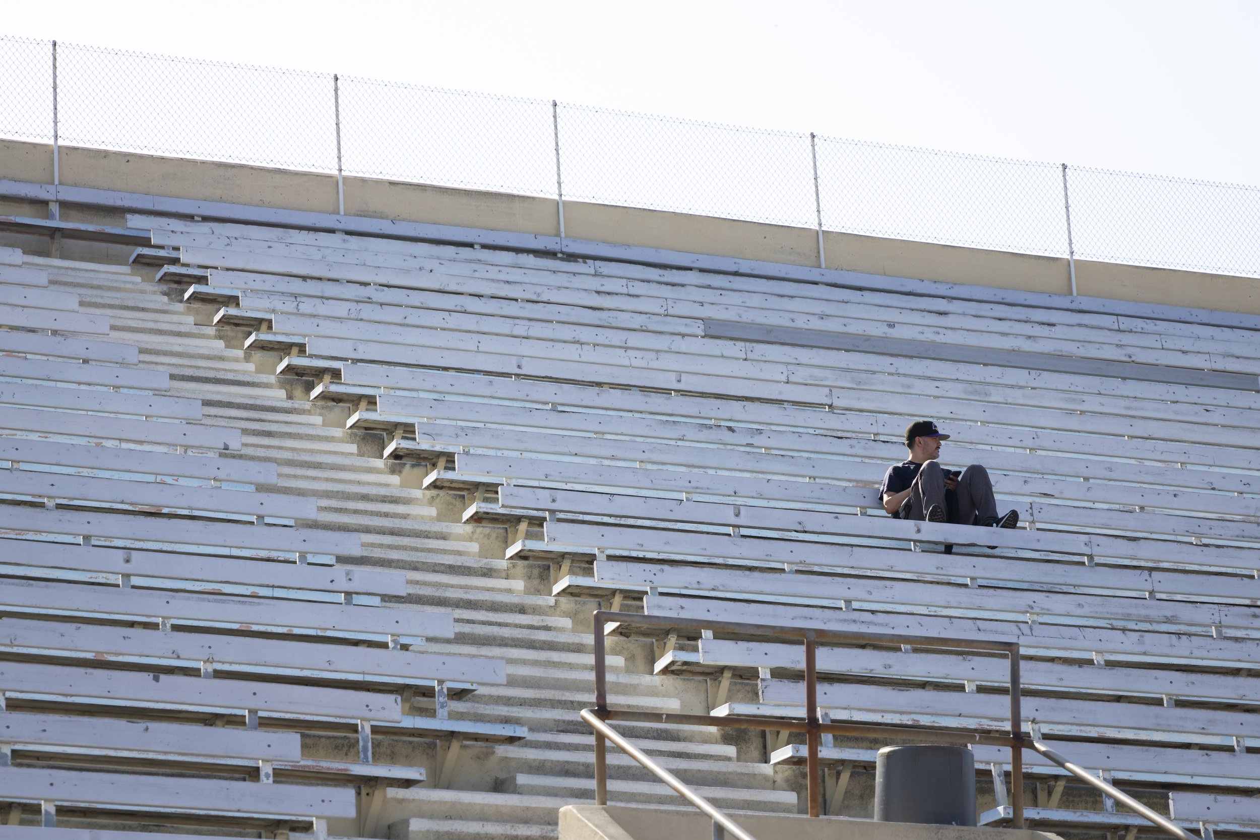  An audience member watch a women’s soccer game between Santa Monica College Corsairs and Bakersfield College Renegades at Corsair field in Santa Monica, Calif., on Friday, Oct. 27, 2023. The Corsairs won 4-1. (Caylo Seals | The Corsair) 