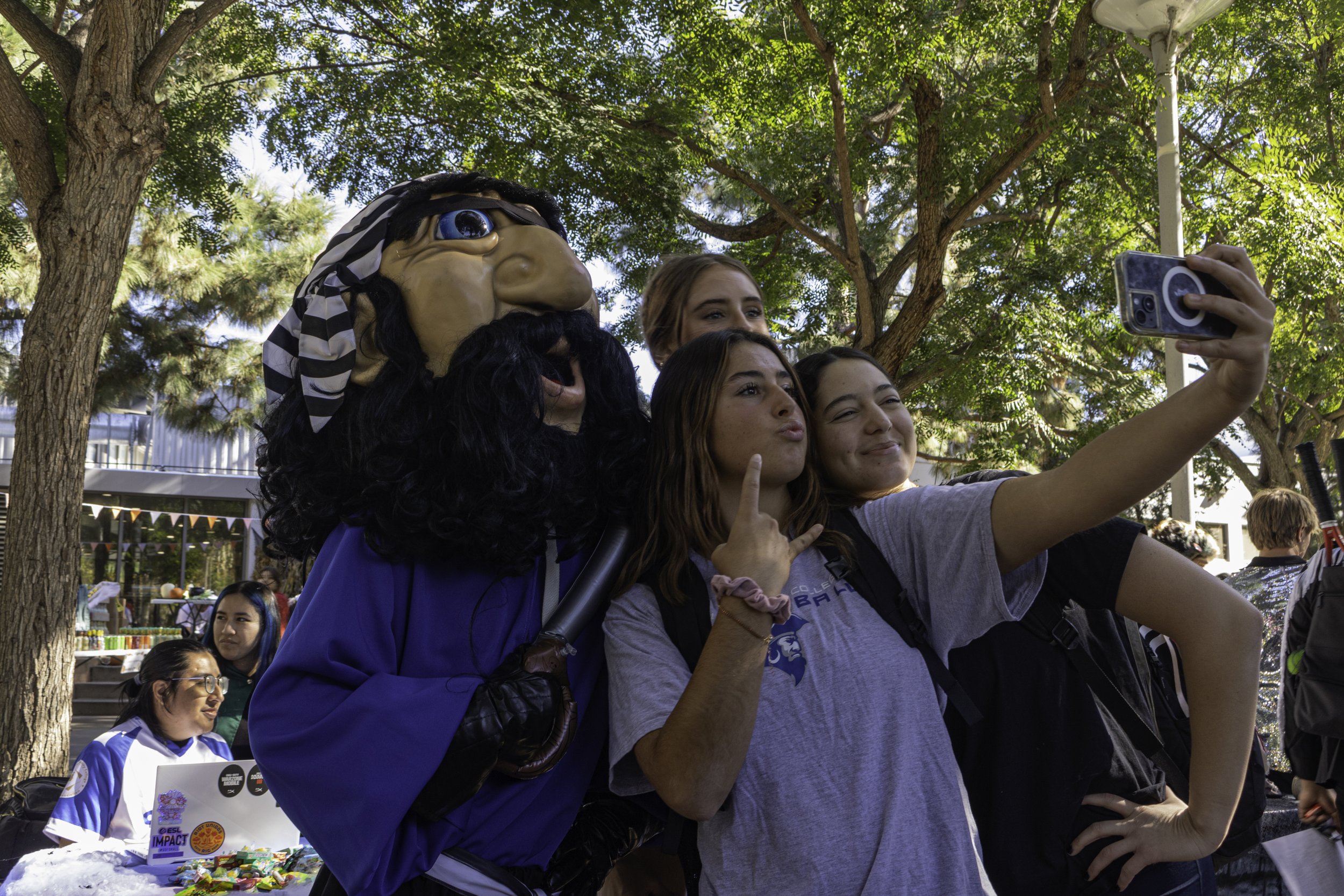  Santa Monica College, Pico the Pirate posing with the Corsair's Womens Volleyball during Club Row on Oct 31, 2023 in Santa Monica, Cali. (Kevin Mendoza | The Corsair) 