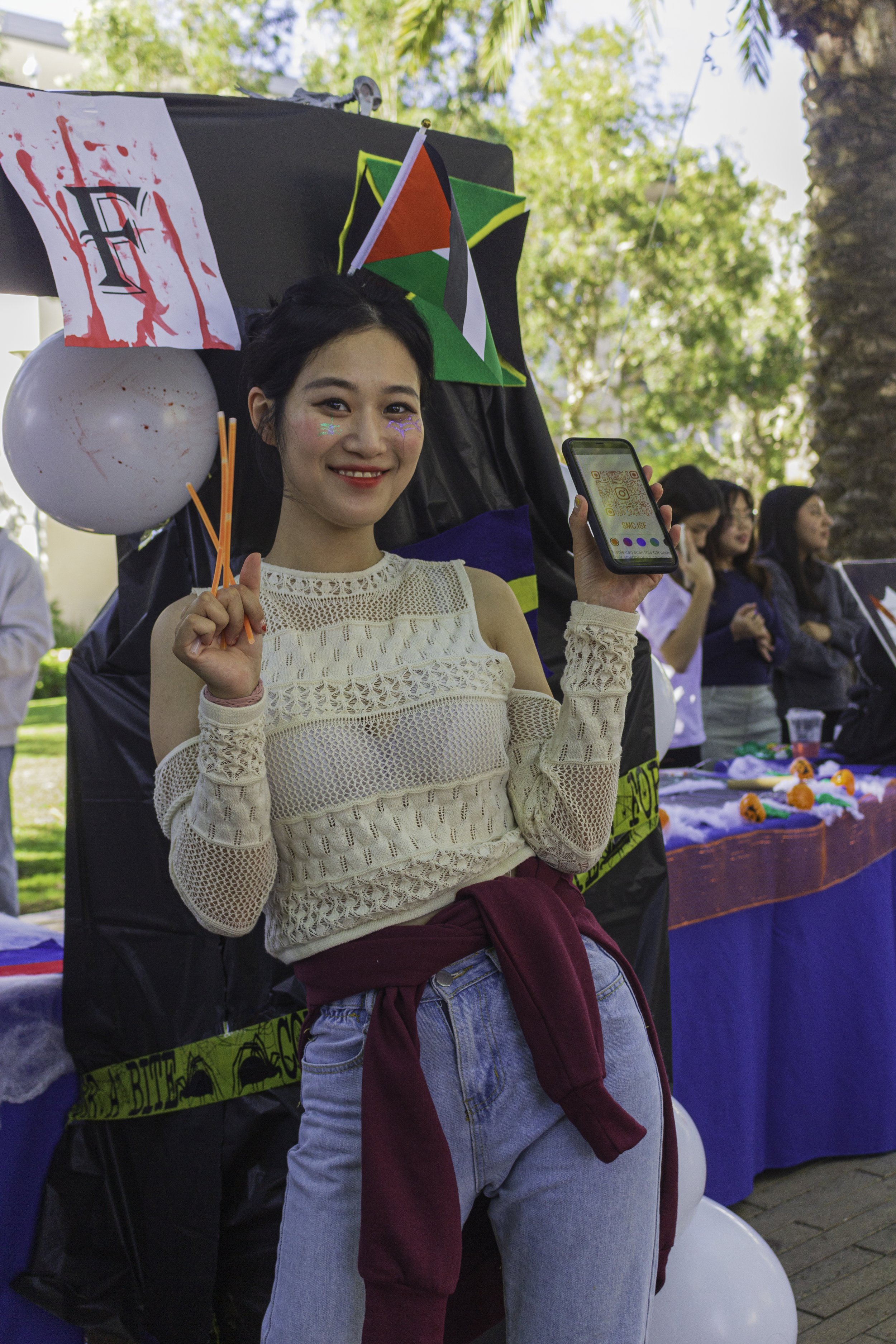  Santa Monica College, International Student Fourm Club Yunyeog Jung Lor smiles to the photograpgher during Club Row on Oct. 31, 2023 in Santa Monica, Cali. (Kevin Mendoza | The Corsair) 