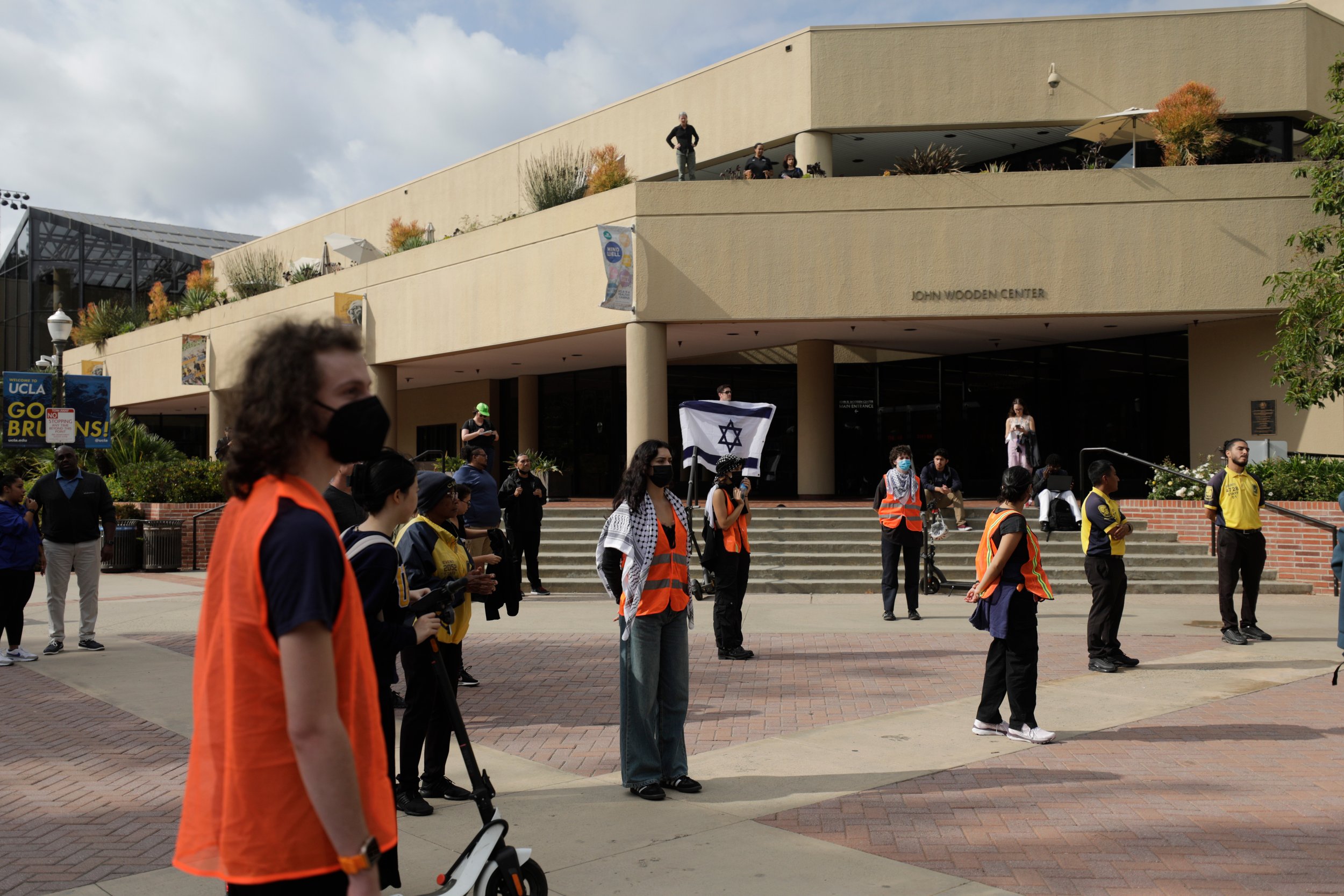  University of California Los Angeles (UCLA) students participated in the National Walkout hosted by Students for Justice in Palestine on Oct. 25, 2023, calling for a ceasefire in Gaza and the UC divestment in weapons manufacturers.     (Renee Barlet