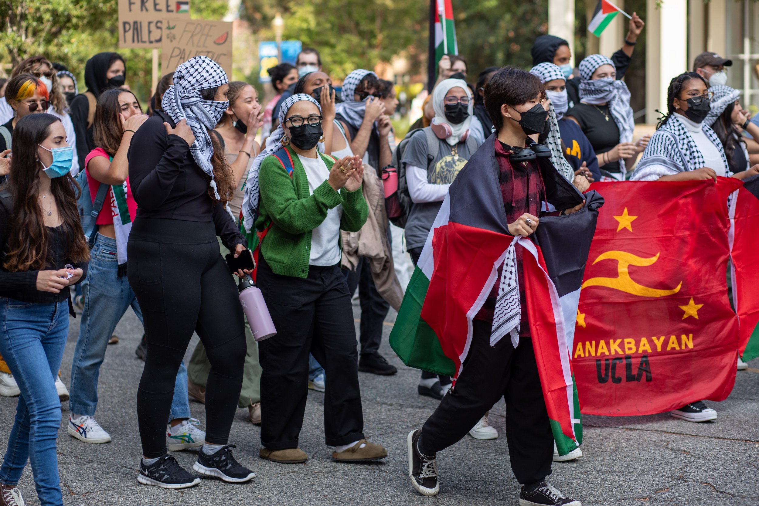  University of California Los Angeles (UCLA) students participated in the National Walkout hosted by Students for Justice in Palestine on Oct. 25, 2023, calling for a ceasefire in Gaza and the UC divestment in weapons manufacturers.     (Renee Barlet