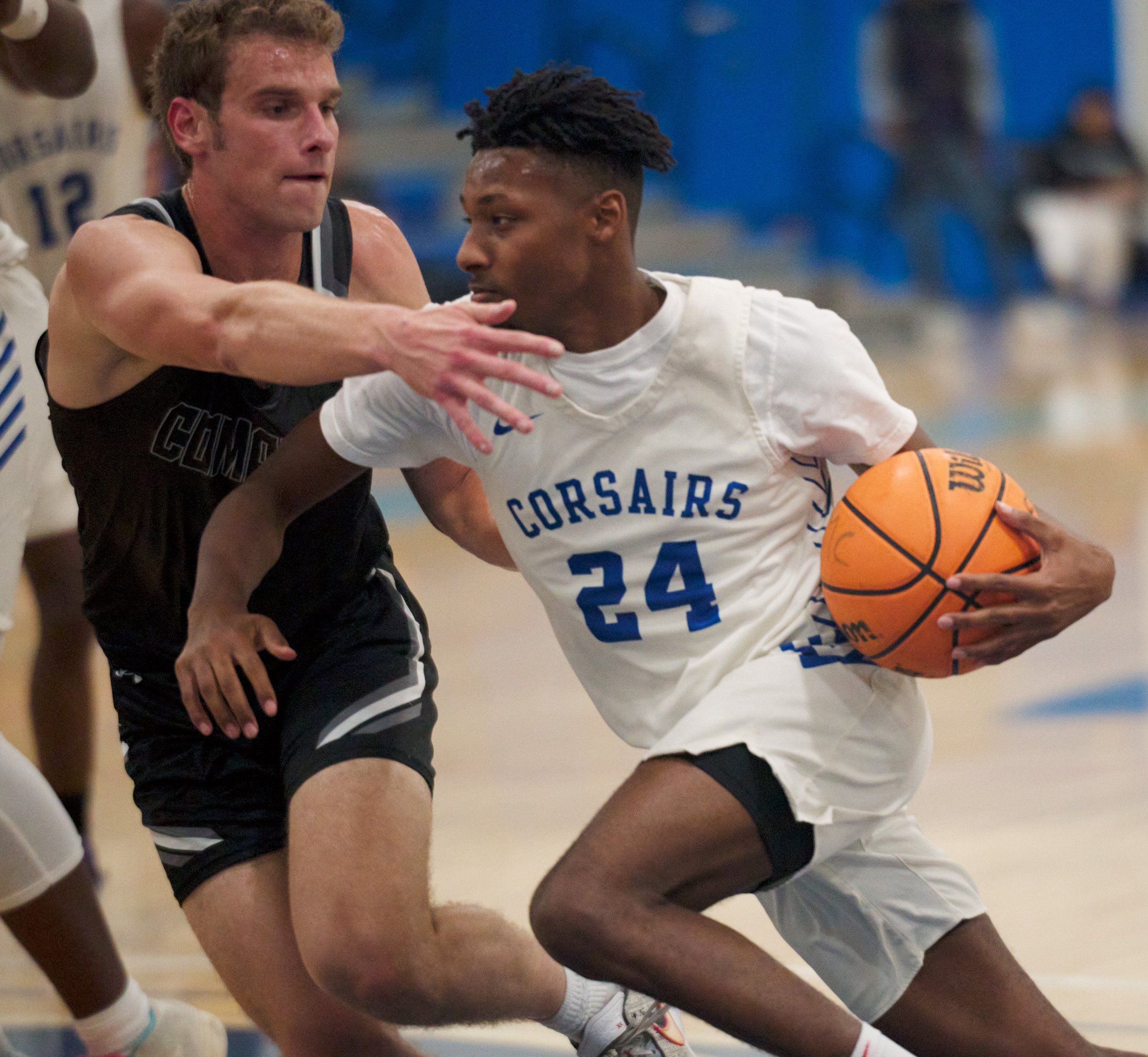  Compton College Tartars' Jake TenBerge and Santa Monica College Corsairs' Mike Hill during the men's basketball game on Wednesday, Nov. 8, 2023, at Corsair Gym in Santa Monica, Calif. The Corsairs won 94-86. (Nicholas McCall | The Corsair) 