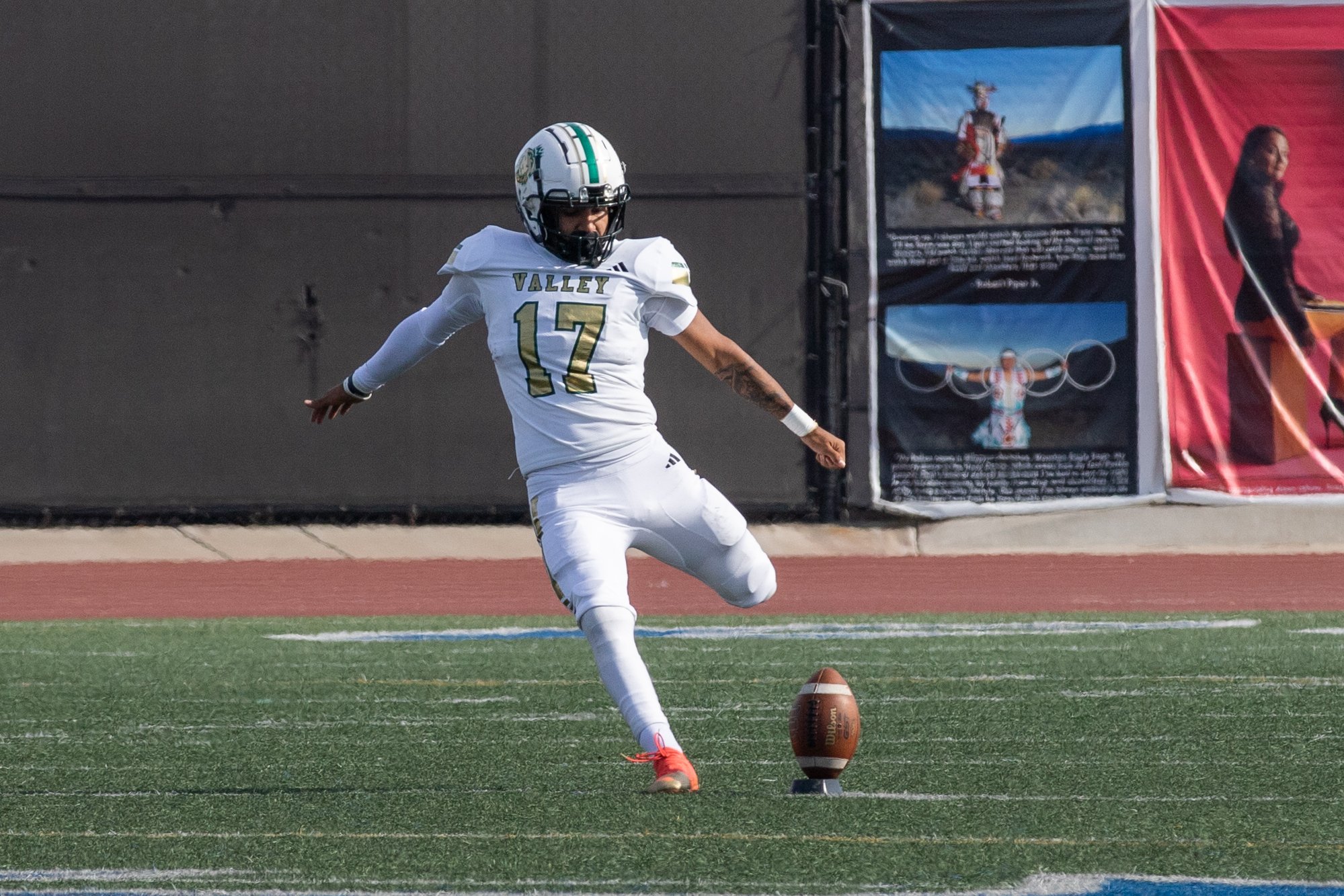  Valley College quarterback Daylen Ortiz (17) kicks the ball at SMC Corsair Field on Saturday, Nov. 4, 2023 in Santa Monica, Calif. (Akemi Rico | The Corsair) 