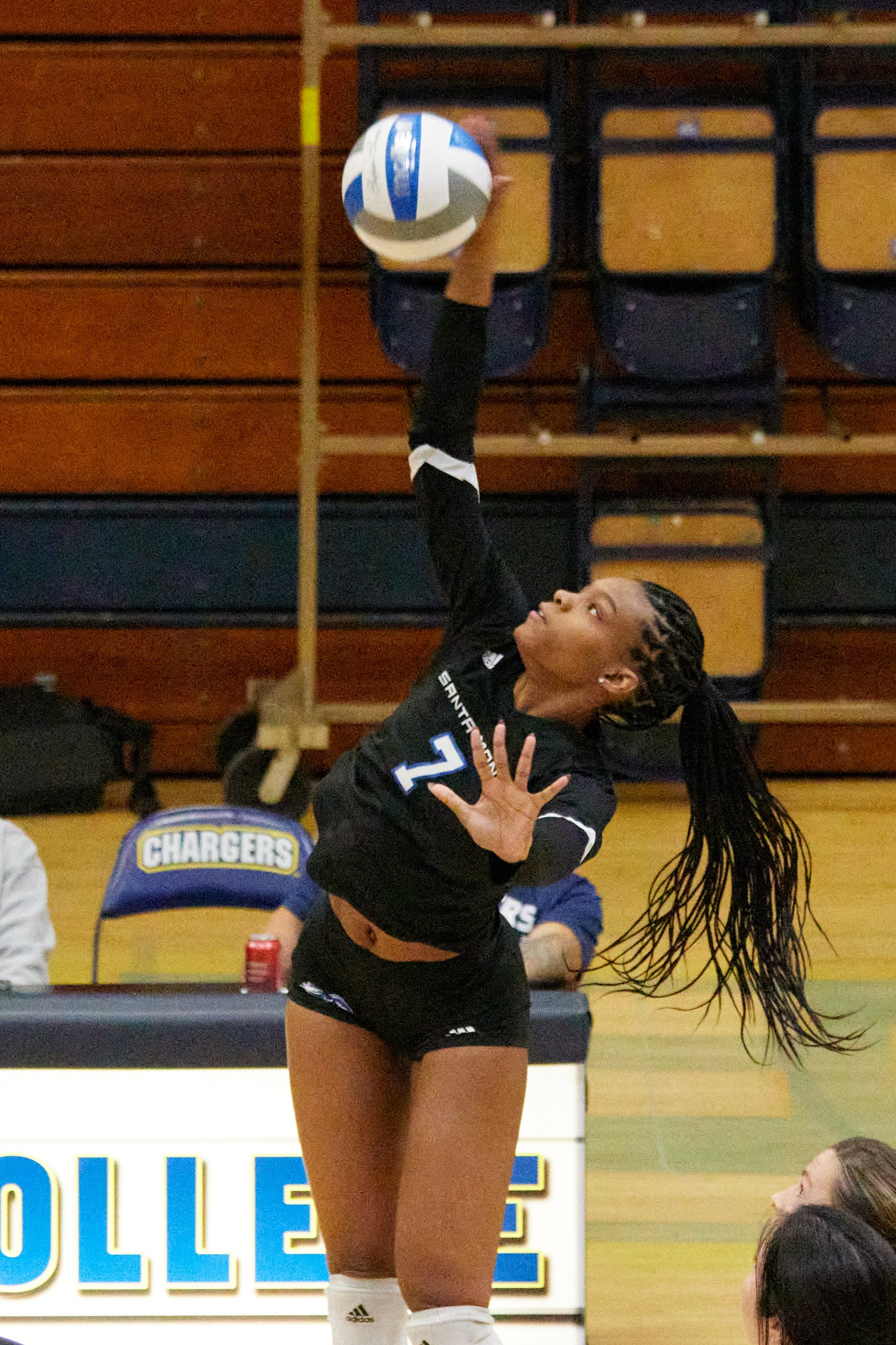  Santa Monica College Corsairs opposite hitter Zarha Stanton during the women's volleyball match against Cypress College Chargers at Cypress College Gymnasium number 2, Cypress, Calif., on Nov 21, 2023. The Corsairs won 3-2. (Danniel Sumarkho | The C