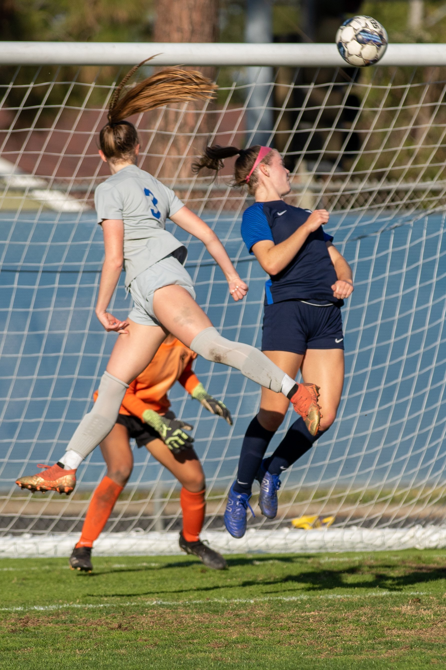  Santa Monica Corsairs' defender Izzy Turner (3) jumps in the air during the women's soccer match on Saturday, Nov. 25, 2023 at Cypress College in Cypress, Calif.  (Akemi Rico | The Corsair) 