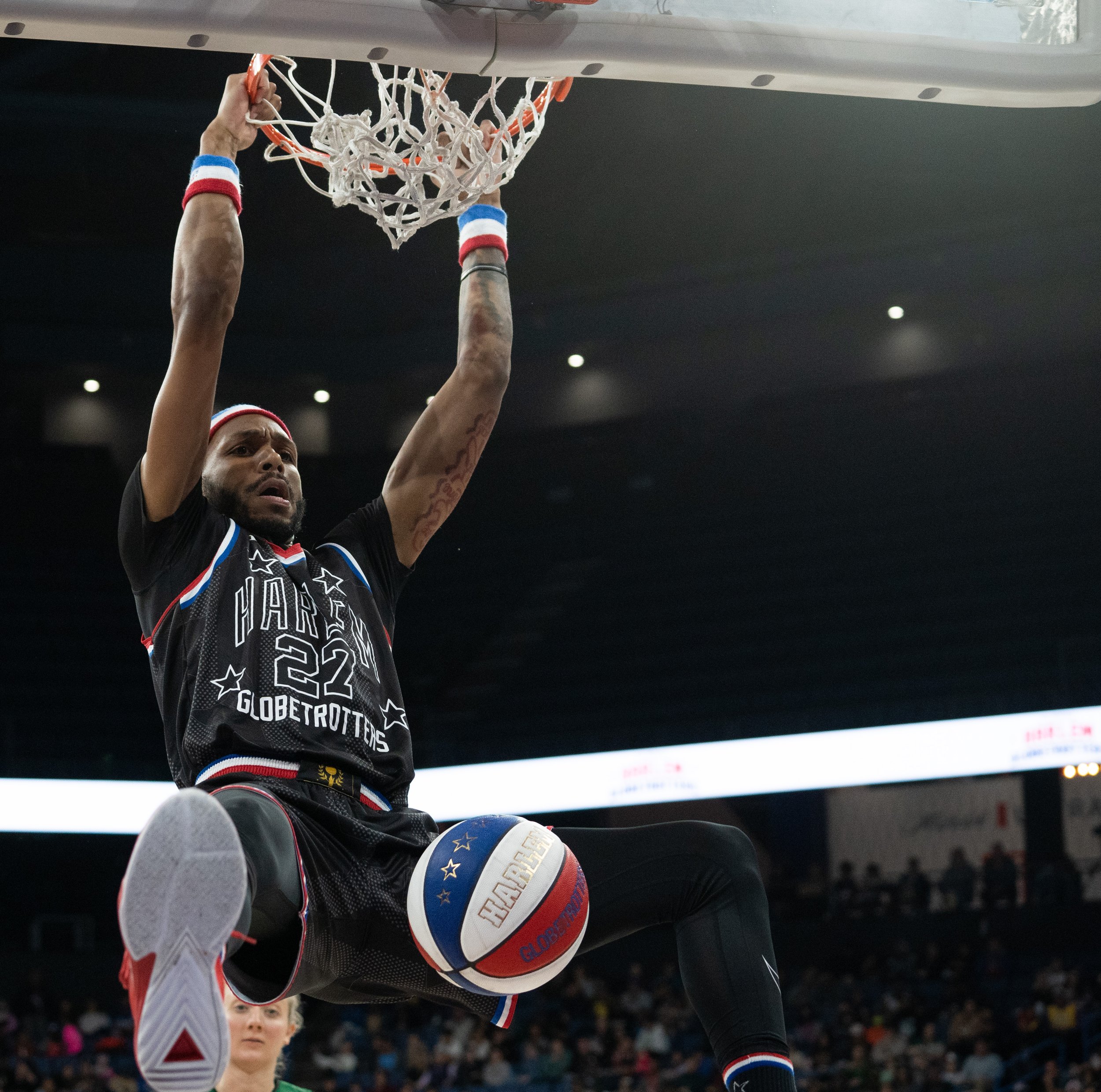  Harlem Globetrotter rookie Silk Burrell dunks the ball against the Washington Generals at Toyota Arena in Ontorio, Calif. on Monday, Feb.19, 2024. (Danilo Perez | The Corsair) 