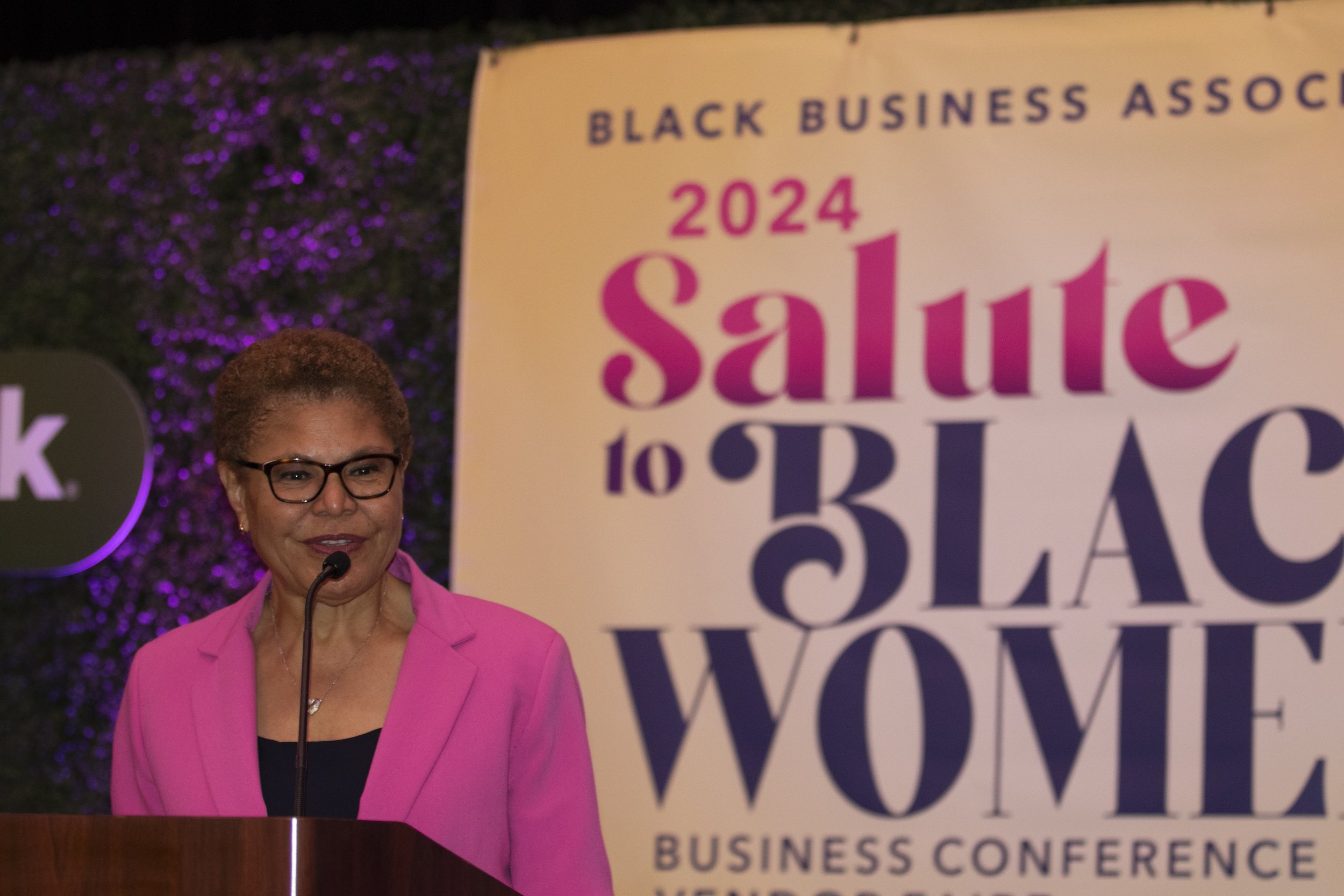  Mayor Karen Bass gives a speech at the Black Business Association event in Inglewood, Calif., on March 23, 2024.  (Corsair Photo: Luca Martinez) 