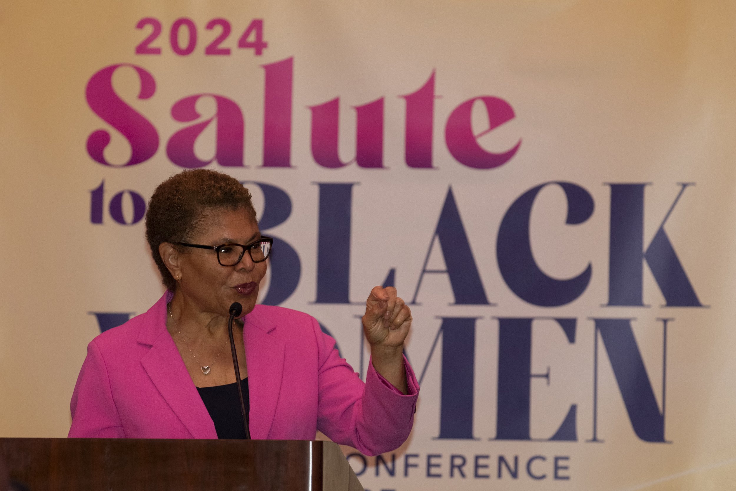  Mayor Karen Bass gives a speech at the Black Business Association event in Inglewood, Calif., on March 23, 2024.  (Corsair Photo: Luca Martinez) 