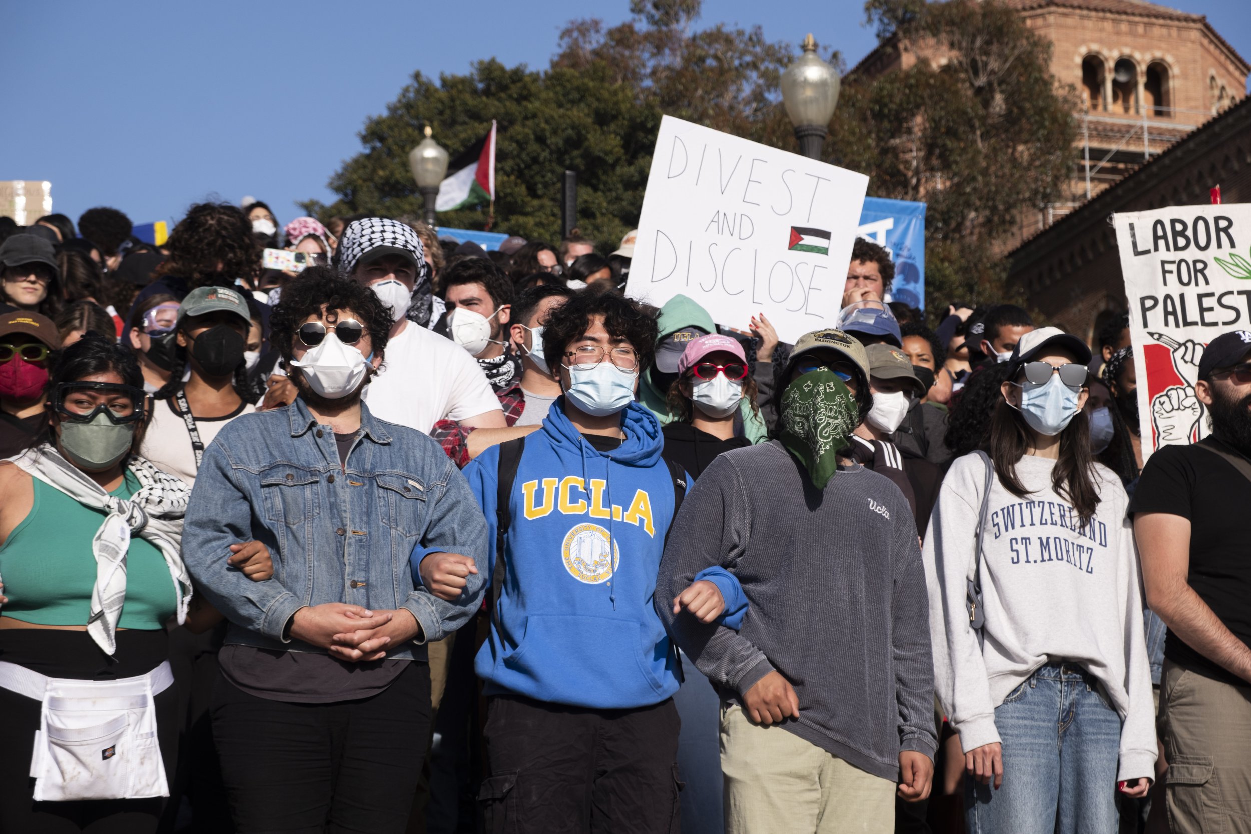 Dozens of pro-Palastinian protesters joined together to defend the University of California, Los Angeles encampment from law inforcement on Wednesday, May 1 at Los Angeles, Calif. (Danilo Perez | The Corsair) 