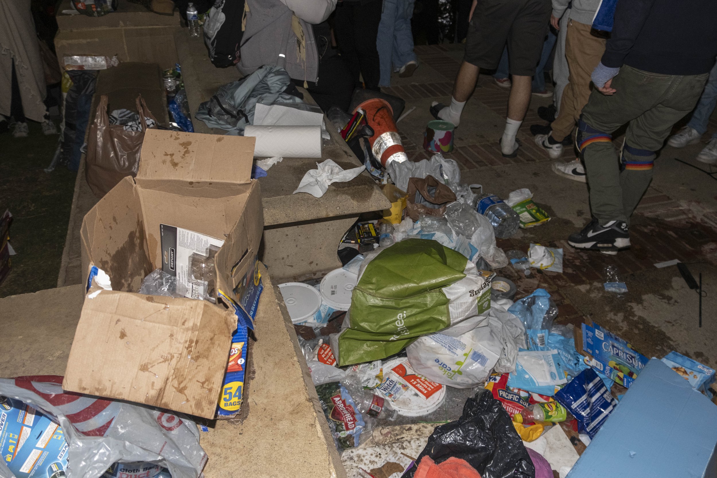  Trash left behind by pro-Palastinians after retreating down towards Wilson Plaza in the University of California, Los Angeles on Wednesday, May 1 at Los Angeles, Calif. (Danilo Perez | The Corsair) 