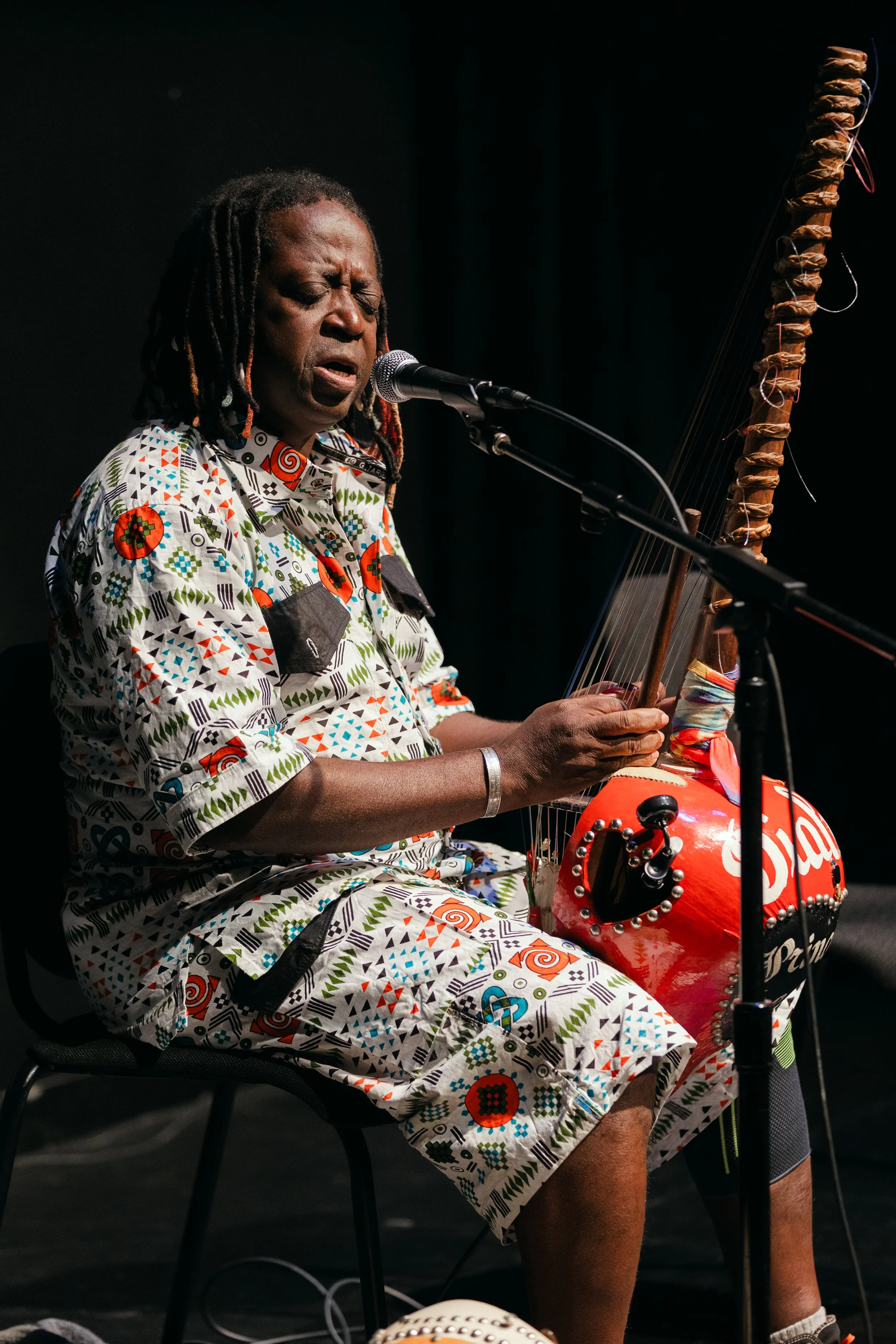  Prince Diabatè - a griot, or traditional storyteller, musician, and poet from Guinea, West Africa - performed Thursday, Sept. 19, 2024 at the SMC Performing Arts Center, Santa Monica, Calif. (Mary Funsten | Corsair) 