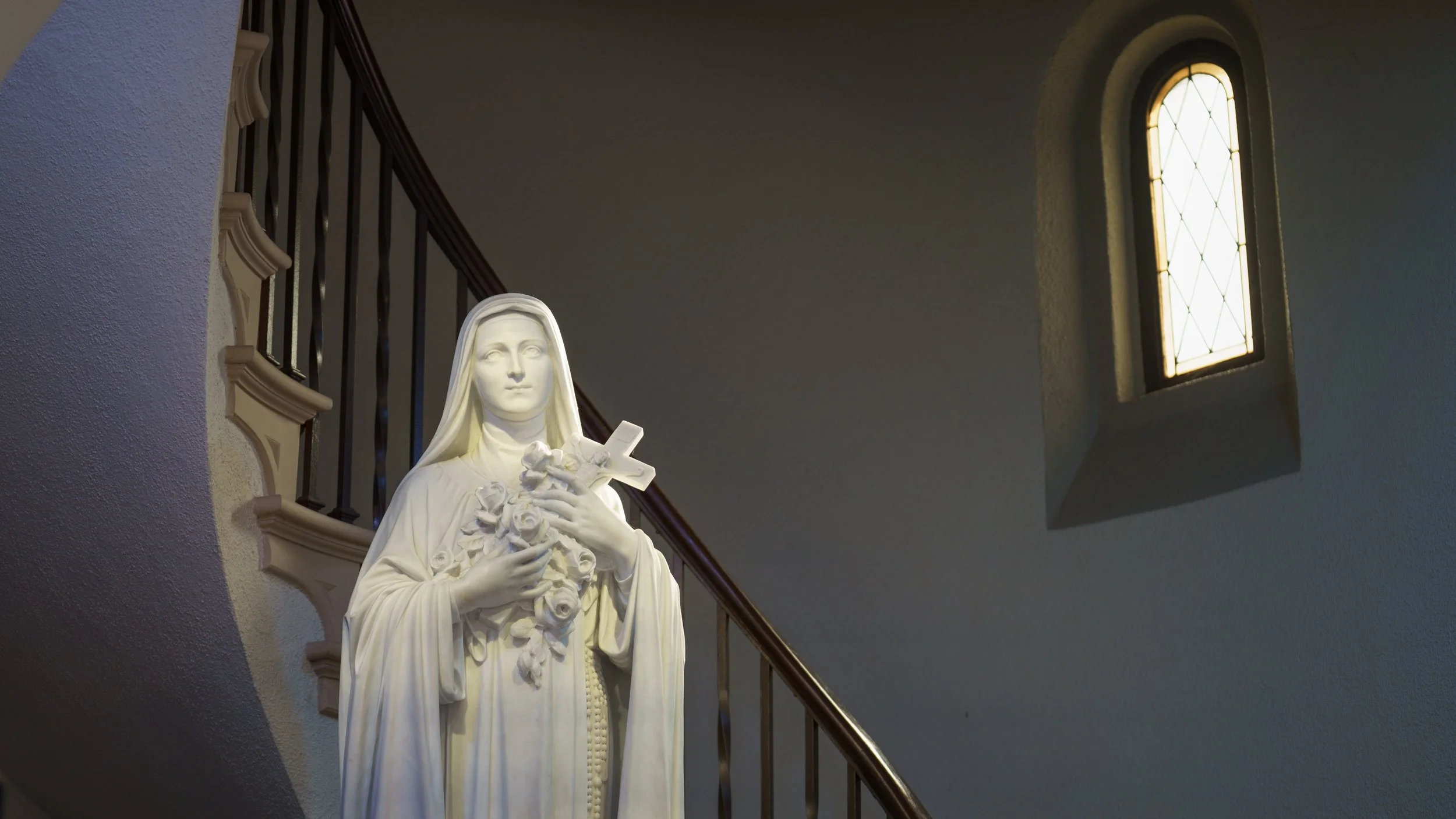 A quiet morning just after the first morning mass at Saint Monica Catholic Church, overseen by Monsignor Lloyd Torgerson, in Santa Monica, Calif. on September 9, 2025. Two days prior, 1.4 billion Catholics celebrated the canonization of Saint Carlo