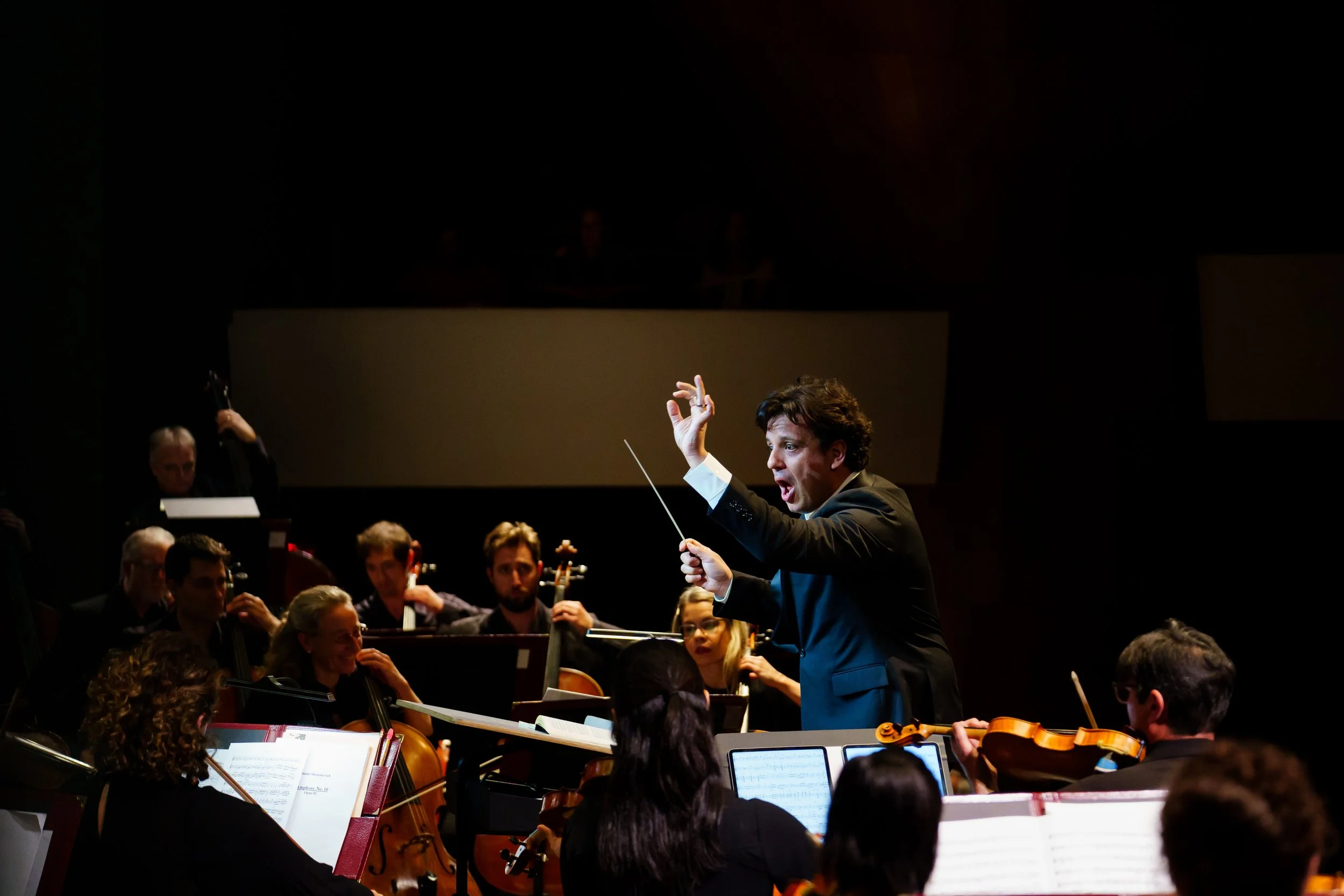 Conductor and Music Director Roger Kalia leads Orchestra Santa Monica in their “Classical Jukebox” concert at BroadStage on September 7, 2025 in Santa Monica, Calif. Kalia is in his sixth season with Orchestra Santa Monica. (Elizabeth Bacher | The