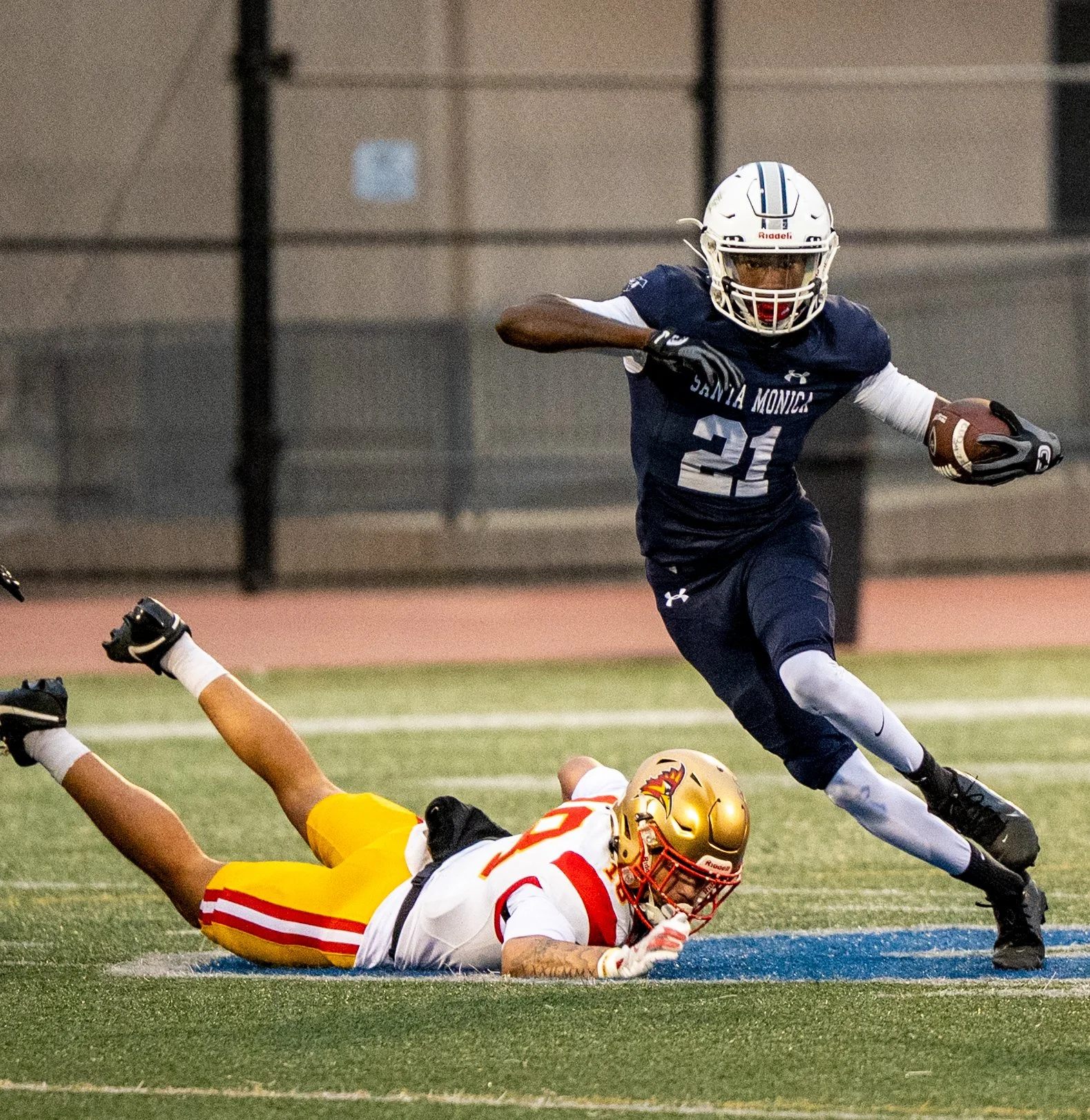 Santa Monica College (SMC) Corsair (21) DB Jason Anderson returning an interception on Saturday, September 20, 2025, Santa Monica,Calif. The Corsairs won 66-28. (Tom Rosholt | The Corsair)