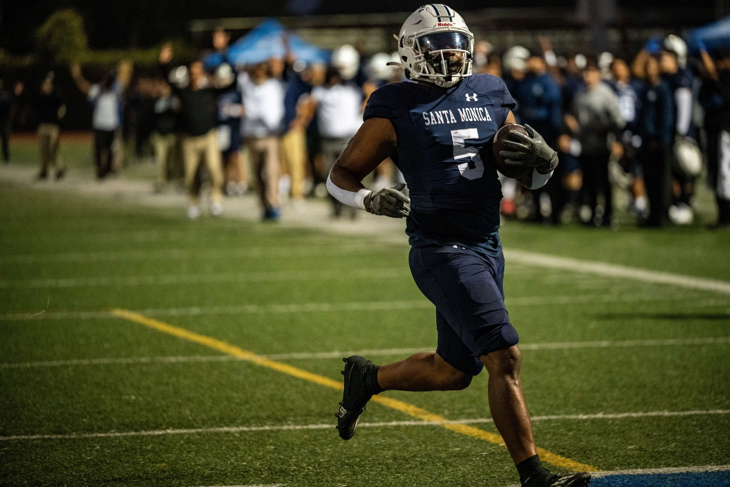 Santa Monica College (SMC) Corsair RB (5) Christopher Washington runs in for 11 yard touchdown on Saturday, September 20, 2025, Santa Monica,Calif. The Corsairs won 66-28. (Tom Rosholt | The Corsair)