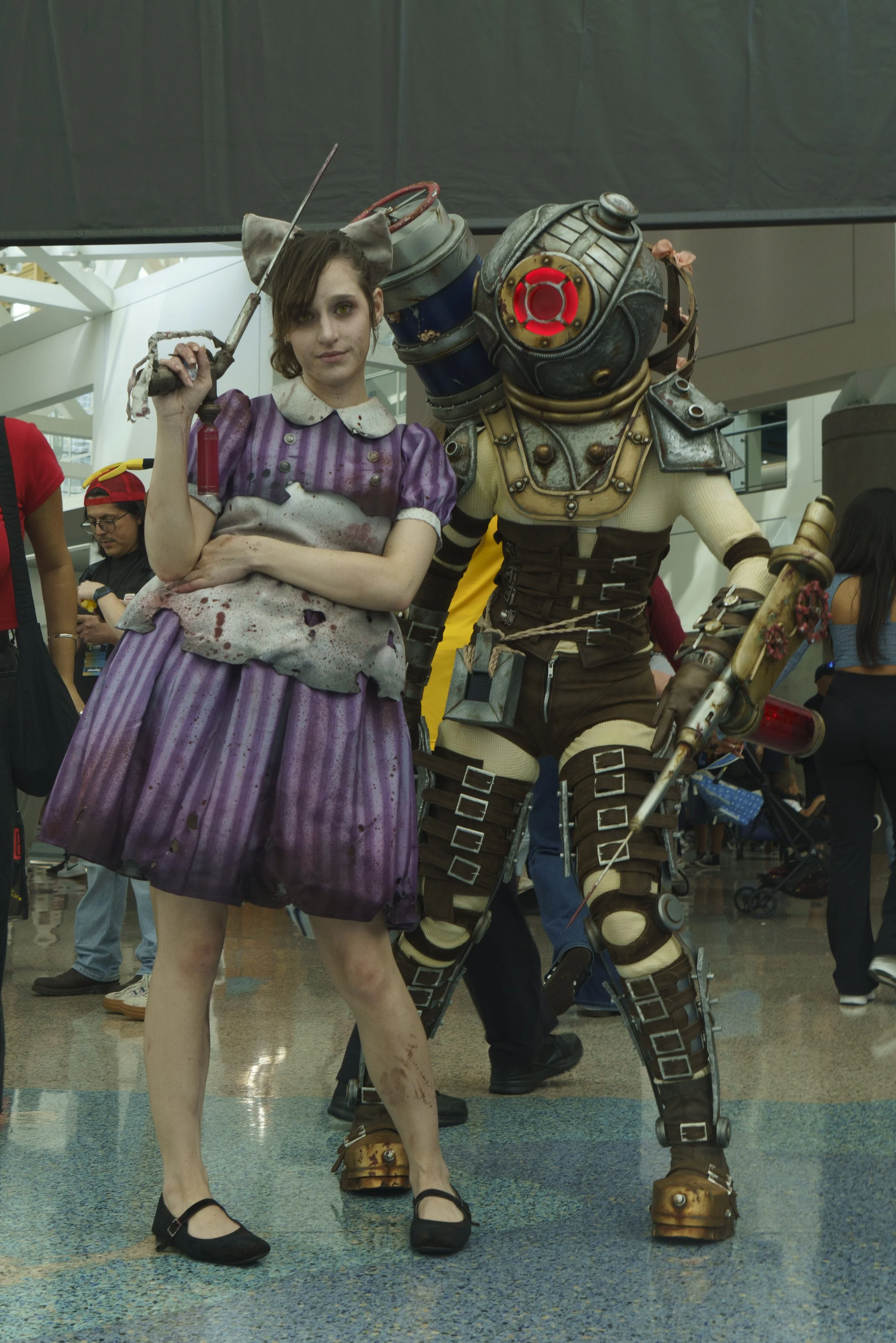  Tokiimon (R)  Winner of LA Comic Con Cosplay National  Championships "Best in Show" award as Big Sister from Bioshock at LA Comic Con in Los Angeles, Calif., Saturday Sept. 27, 2025 (Corsair | Danny Sanchez) 