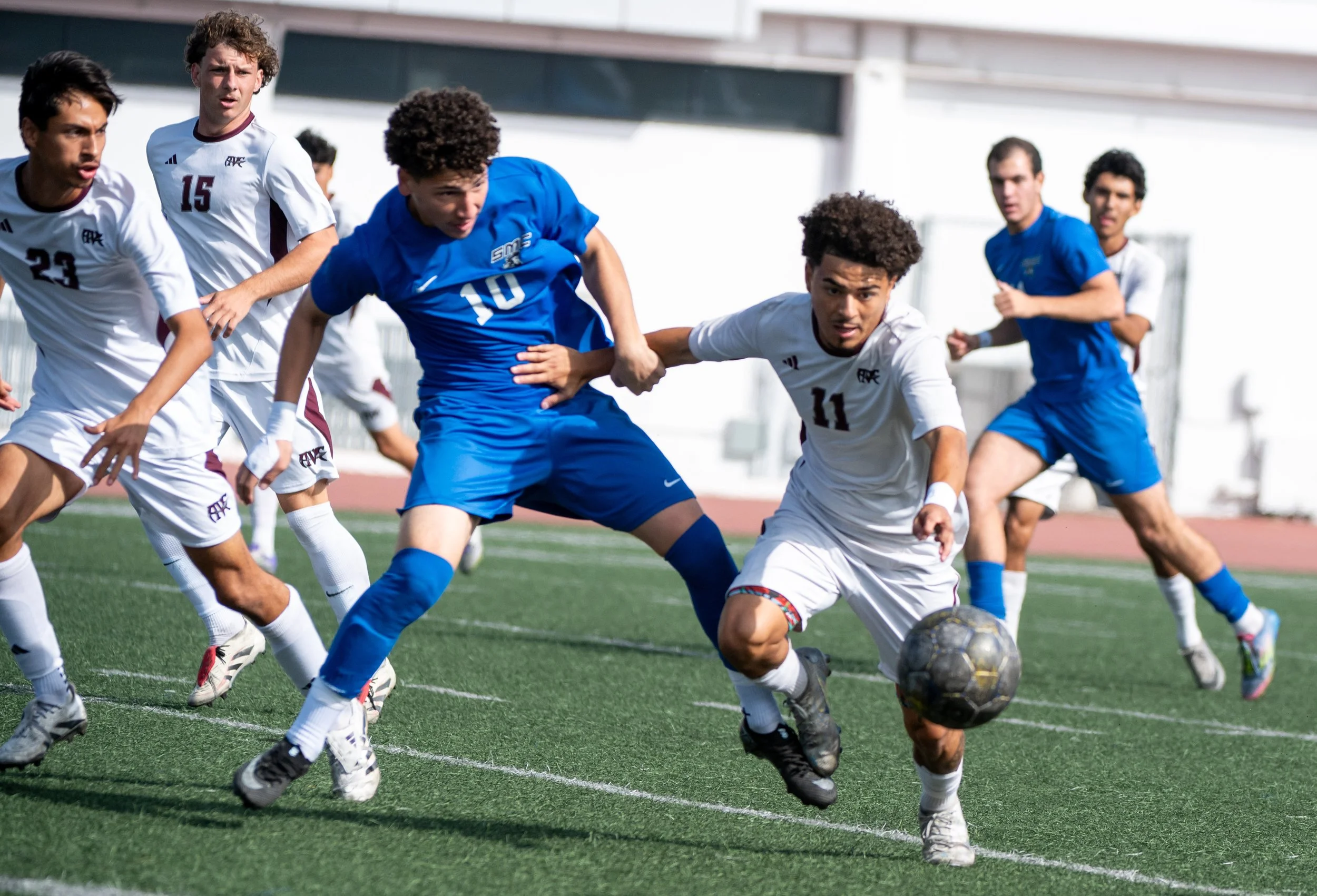  Santa Monica College (SMC) Corsair =SMC10 fights for ball on Tuesday,  Nov 4, 2025, Santa Monica, Calif. The Corsairs won the4-0. (Tom Rosholt | The Corsair) 