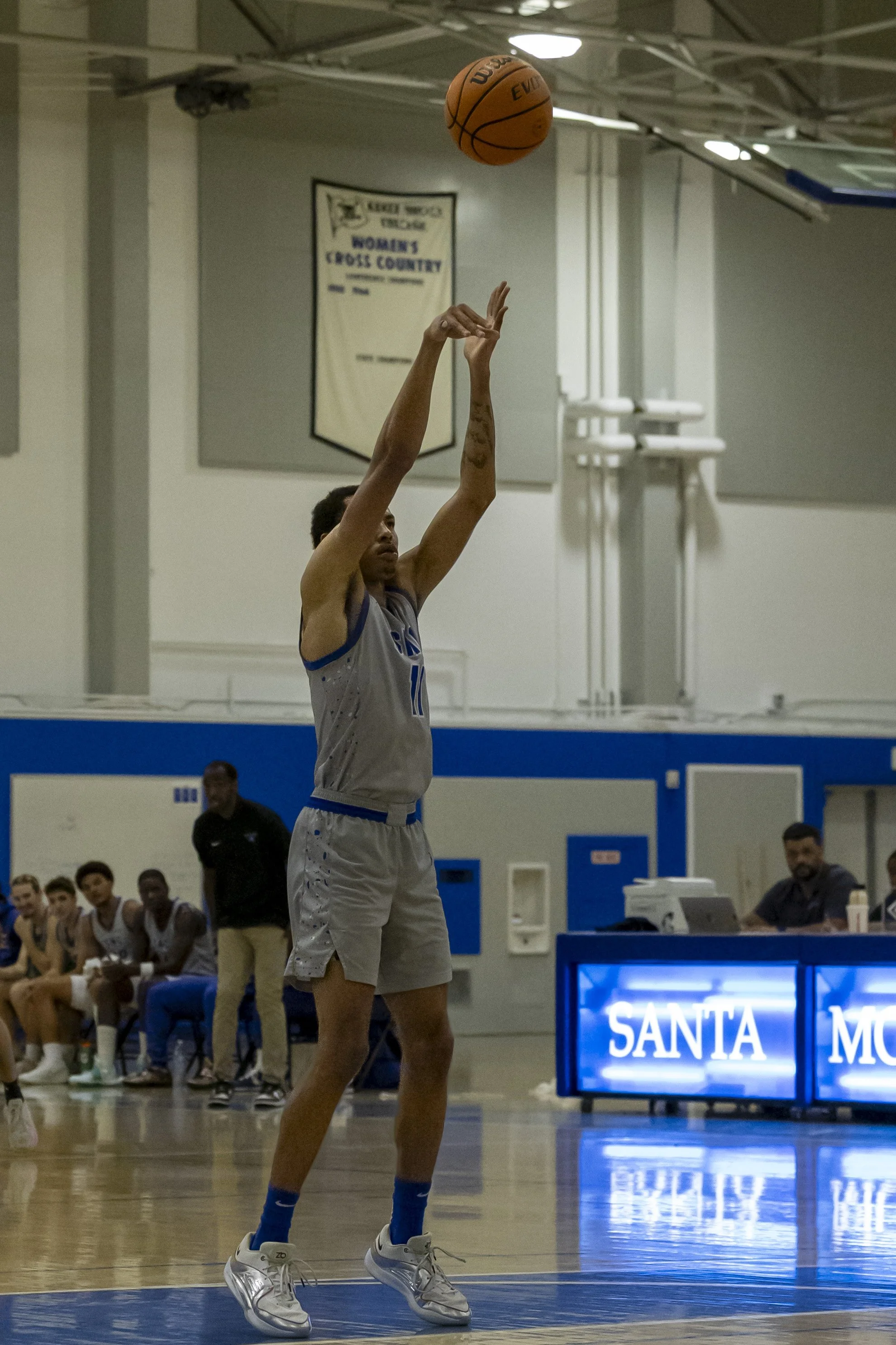  Santa Monica College (SMC) Corsair basketball player Raymond Watts(#11) is attempting a shot during the SMC men’s basketball match against Compton College at Corsair Gym, Santa Monica, Calif., Nov. 7, 2025. The Corsair won 82-67. (Masie Najafi | The