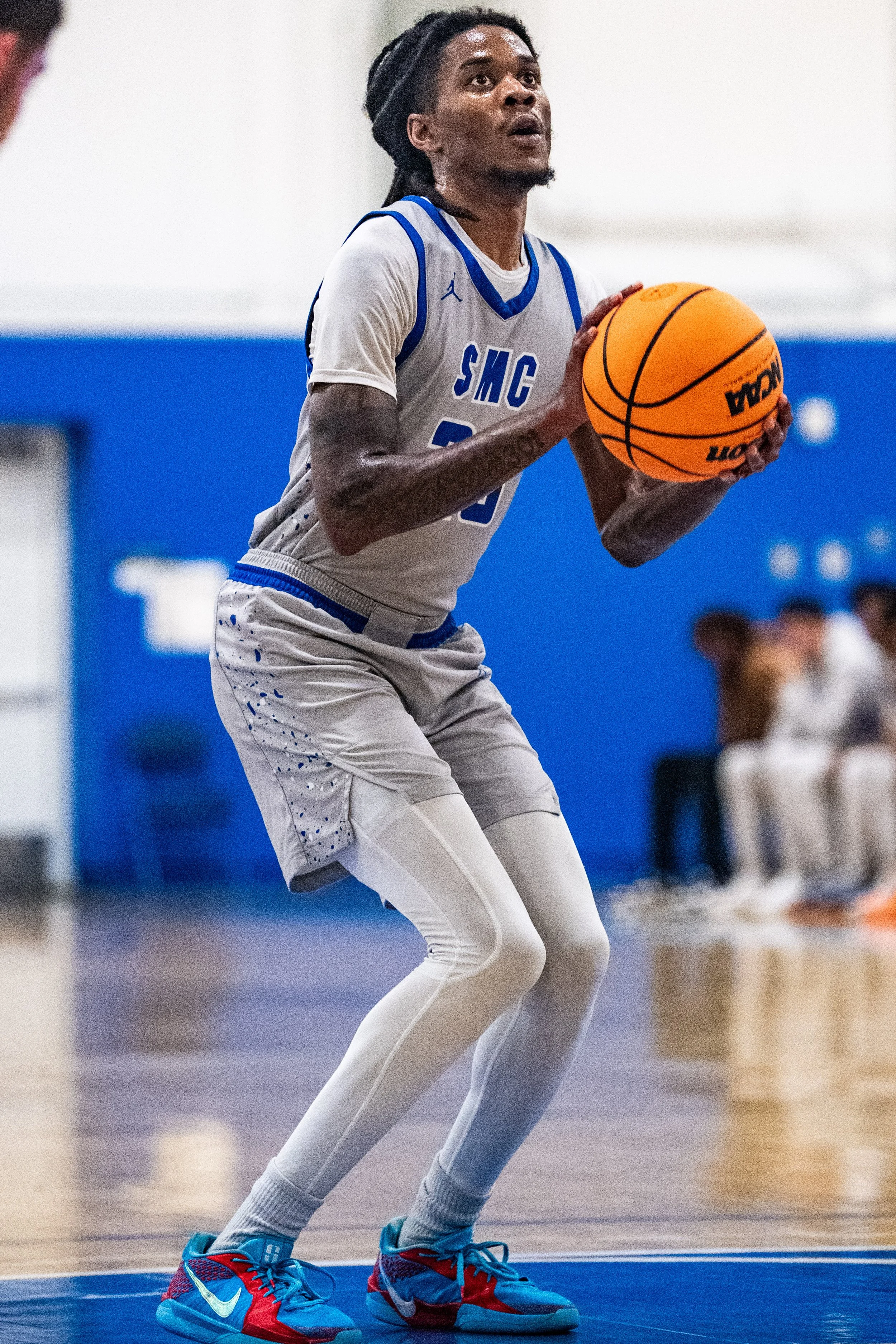  Santa Monica College (SMC) Corsair guard (23) Jerrell McCready shooting a freethrow on Saturday, Nov. 8, 2025, Santa Monica,Calif. Corsairs were defeated by the Raven 83-81. (Tom Rosholt | The Corsair) 