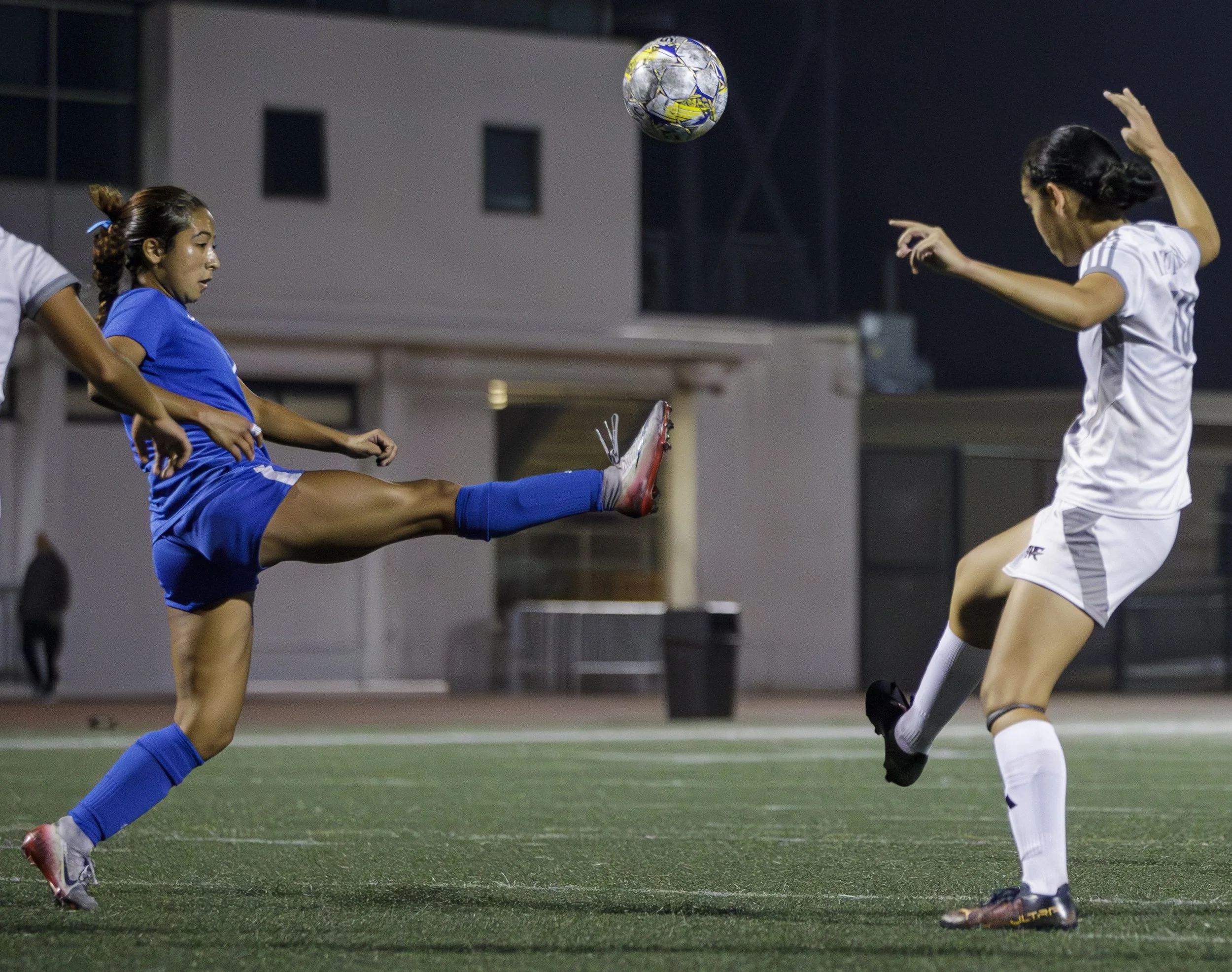  Lyric Gomez-Muniz #7 of the SMC Corsairs Clears ball away from attacking Marauders in the final regular season game against Antelope Valley College Marauders at Santa Monica College in Santa Monica, Calif., Thursday, Nov. 13th 2025 (Danny Sanchez | 