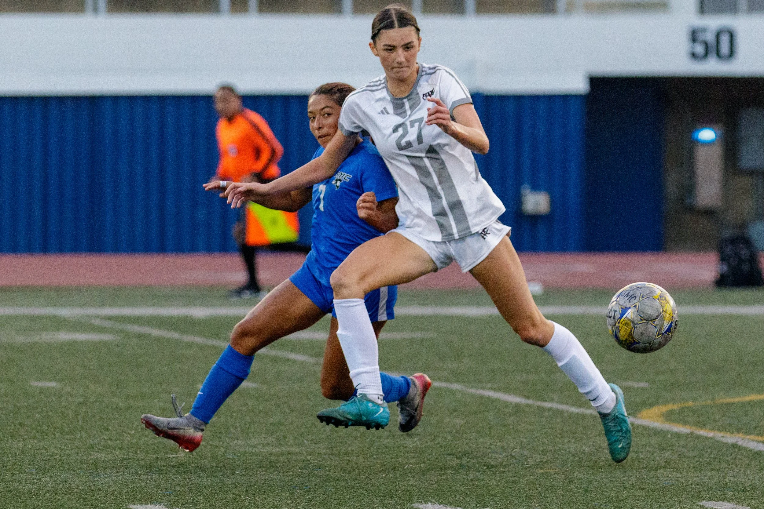  Lyric Gomez-Muniz (Left), midfielder for the Santa Monica College (SMC) Corsairs attempts to move forward, Brooklyn Berger (Right), defender for the Antelope Valley College (AVC) Marauders opposes and defends on Thursday Nov. 14, 2025 at Corsair Sta