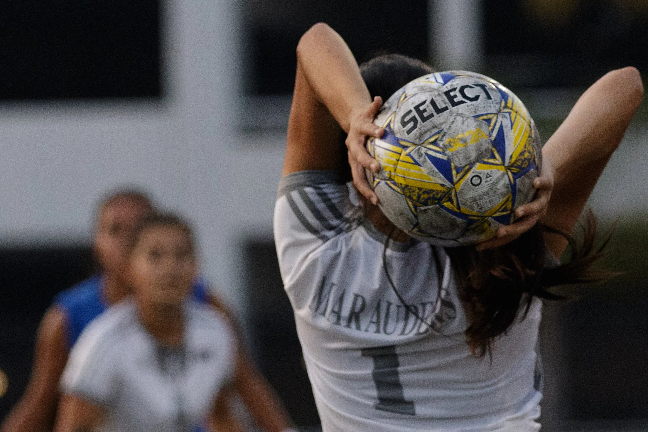  Elizabeth Zamora, defender for the Antelope Valley College (AVC) Marauders throws the ball during a soccer match against the Santa Monica College (SMC) Corsairs on Thursday Nov. 14, 2025 at Corsair Stadium in Santa Monica College in Santa Monica, Ca