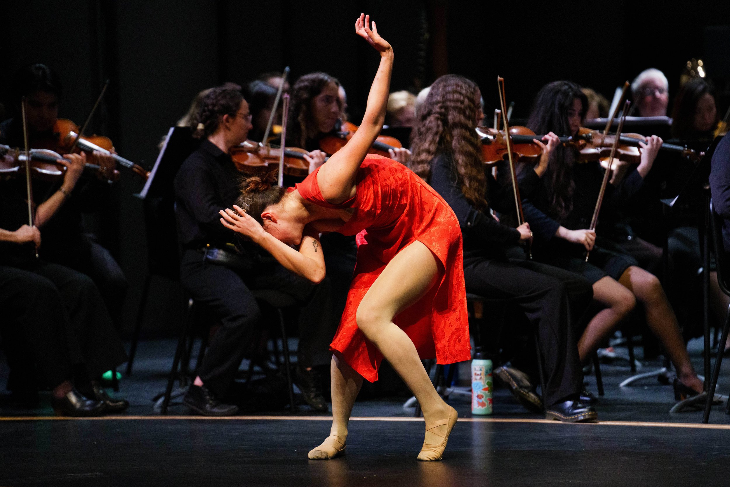  Santa Monica College (SMC) dancer Pigeon Lee-Spera (front), during tech rehearsal with the SMC Orchestra, as the queen in “A Child’s Dream at the Symphony” at BroadStage on Sunday, Nov. 2, 2025, in Santa Monica, Calif. (Elizabeth Bacher | The Corsai