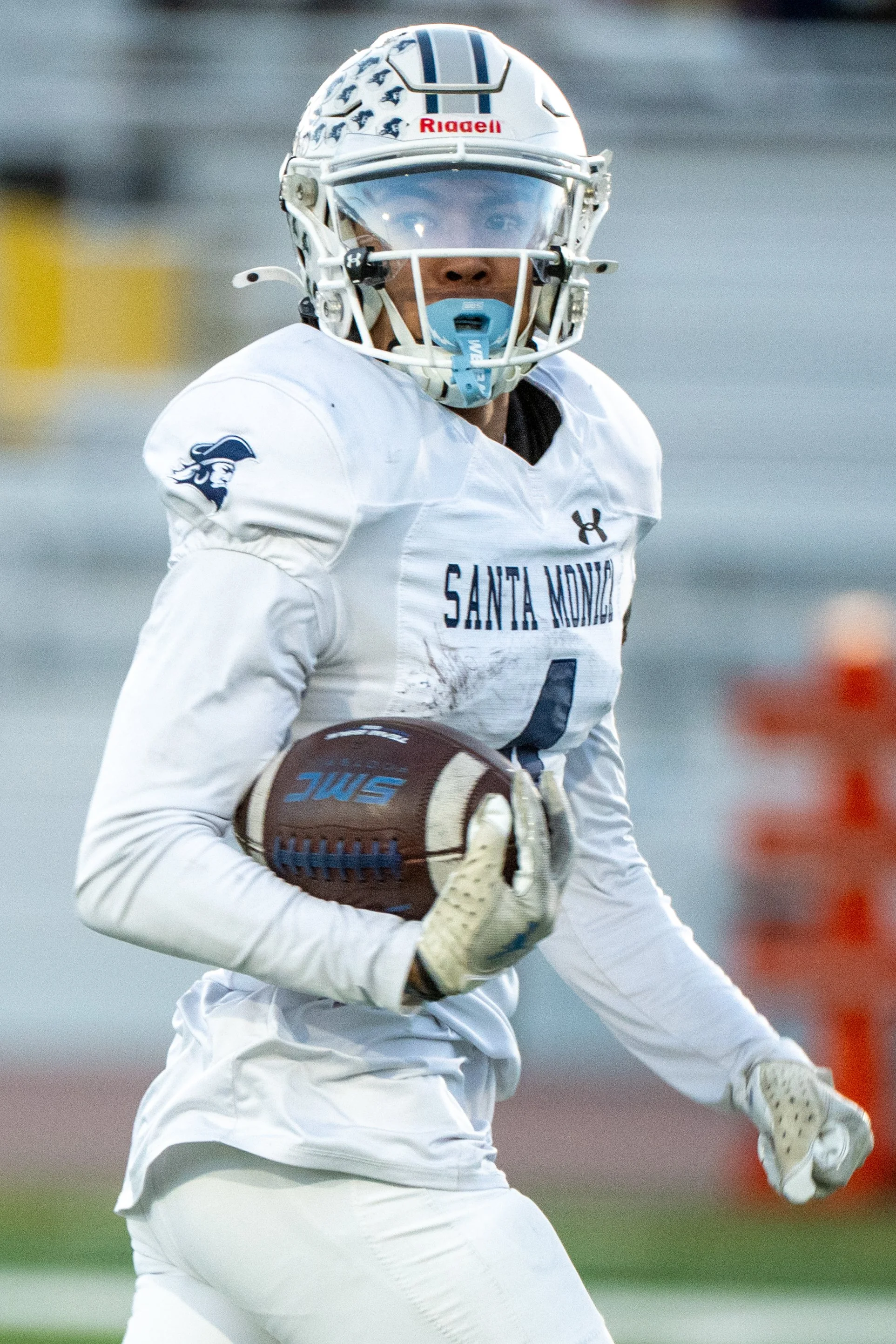  Santa Monica College (SMC) Corsair RB (4) McKenzie Parks breaks away for a 69-yard touchdown run to start the second half at the American Division Championship Bowl Game in Victor Valley College Corsair on Sunday, Nov. 16, 2025, Victorville, Calif. 