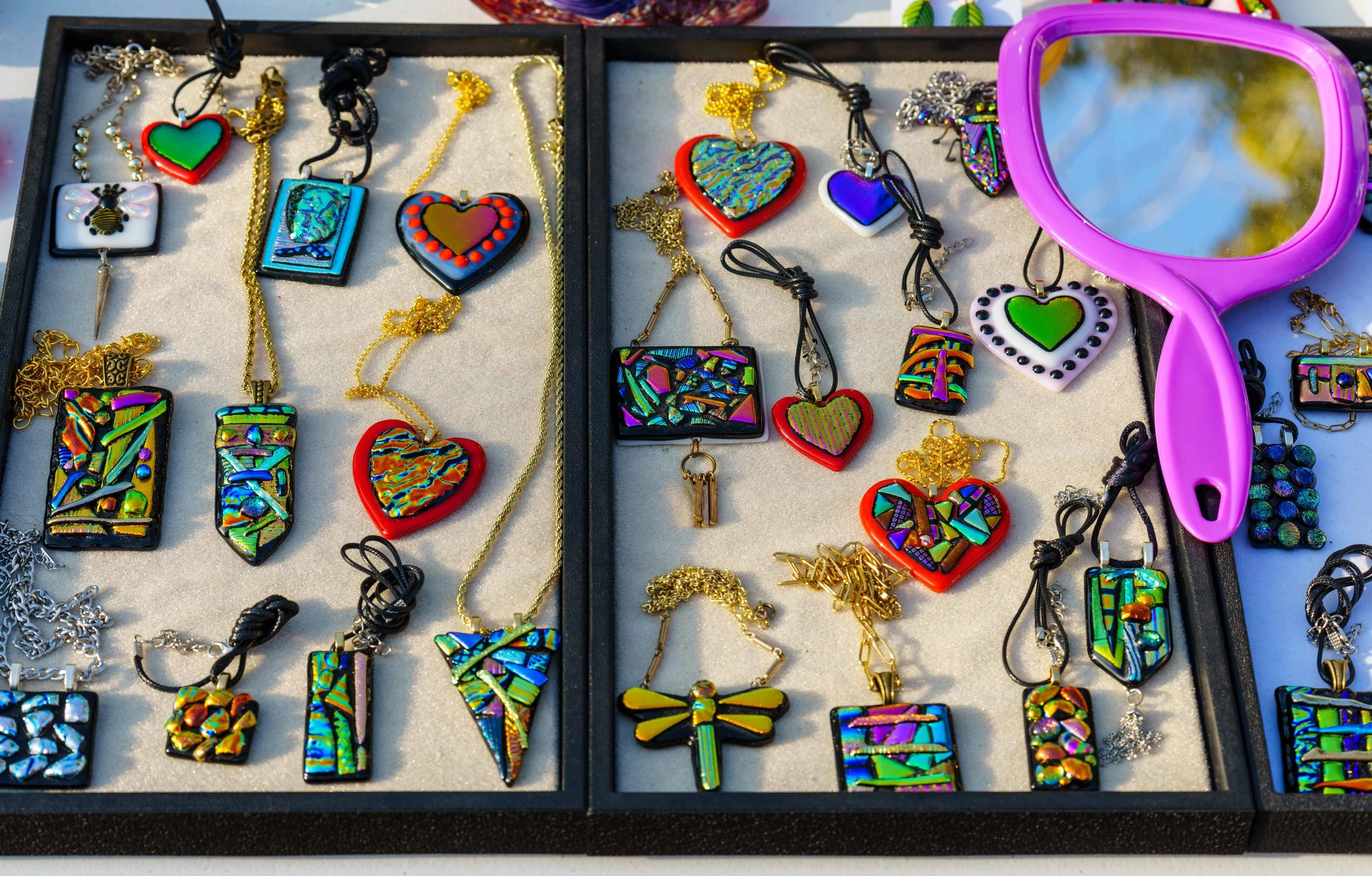  Fused jewelry by Santa Monica College (SMC) Associate Professor Terri Bromberg during the SMC Valentine’s Day Glass Sale at the Virginia Park Farmers Market in Santa Monica, Calif., Saturday, Feb. 7, 2026. The sale featured handmade glass fusing and