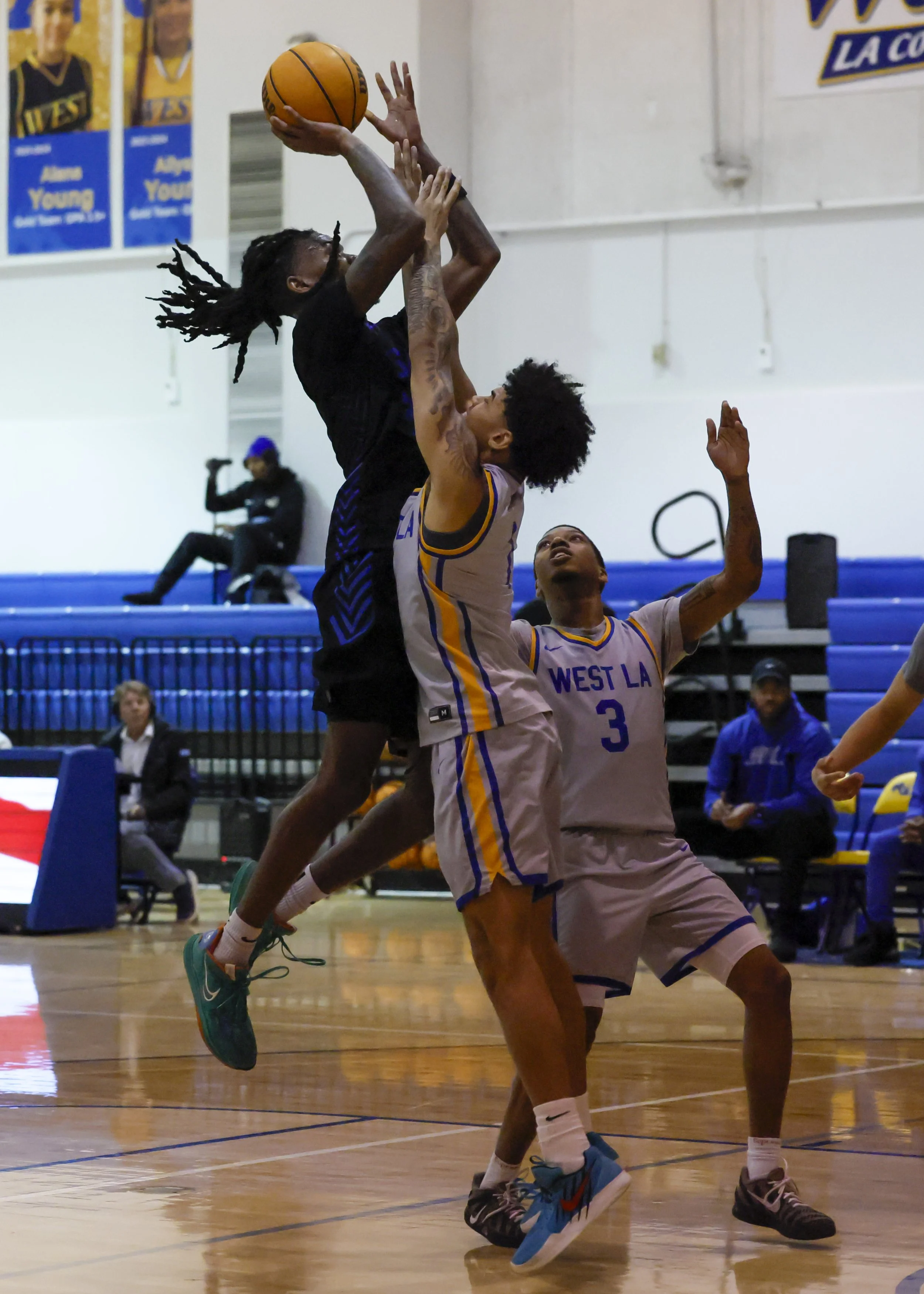  Santa Monica College (SMC) Corsair basketball player Jerrell McCready(L) during the SMC men’s basketball game against West LA College at West LA College Gym, Culver City, Calif., Friday,Feb. 20, 2026. The Corsair lost 81-75. (Masie Najafi | The Cors