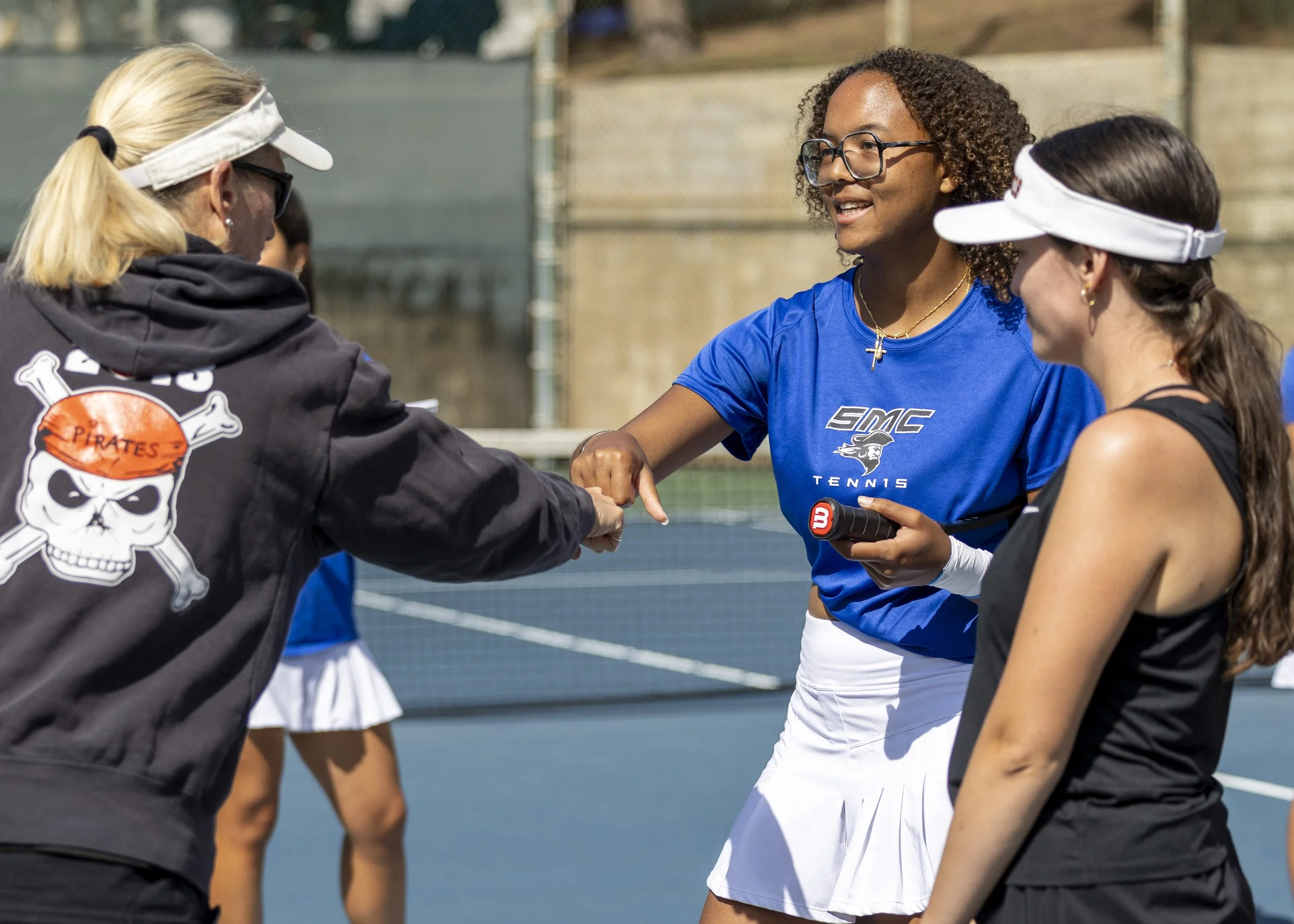  The Corsair, Santa Monica College (SMC) women’s tennis team player (L), Helen Lambret, and the Ventura College women’s tennis team assistant coach, Tara Mclean Emery (R), in their matchup on Tuesday, Mar 3, 2026, at the Ocean View Park in Santa Moni