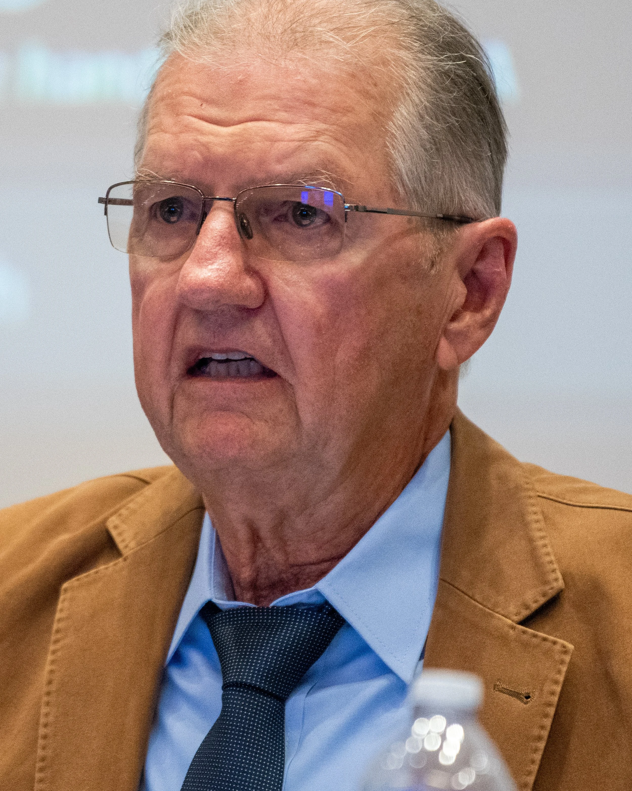  Santa Monica College (SMC) Vice-Chair, Dr. Tom Peters during the public comment portion of the Board of Trustees meeting held in the Orientation Hallf of the SMC Student Services Center in Santa Monica, Calif. on April 7, 2026. (Karina Custodio | Th